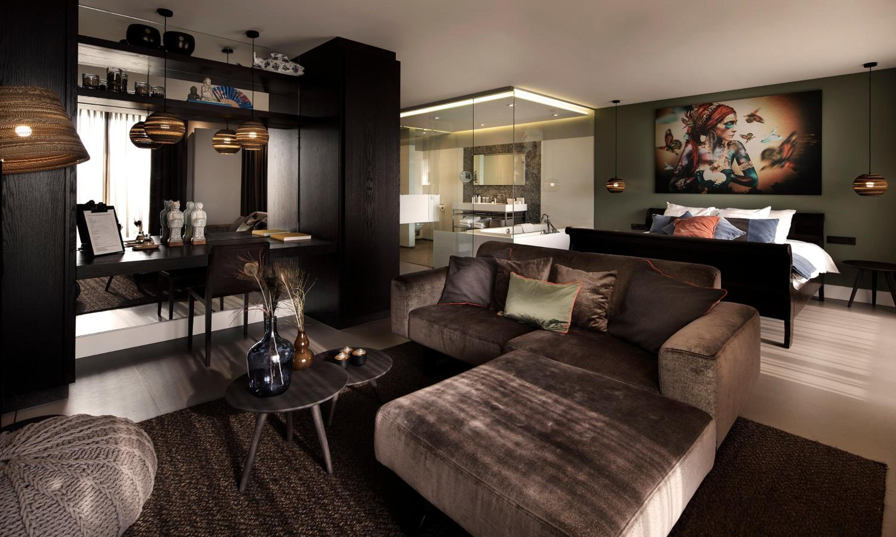 East Suite - Photo 2