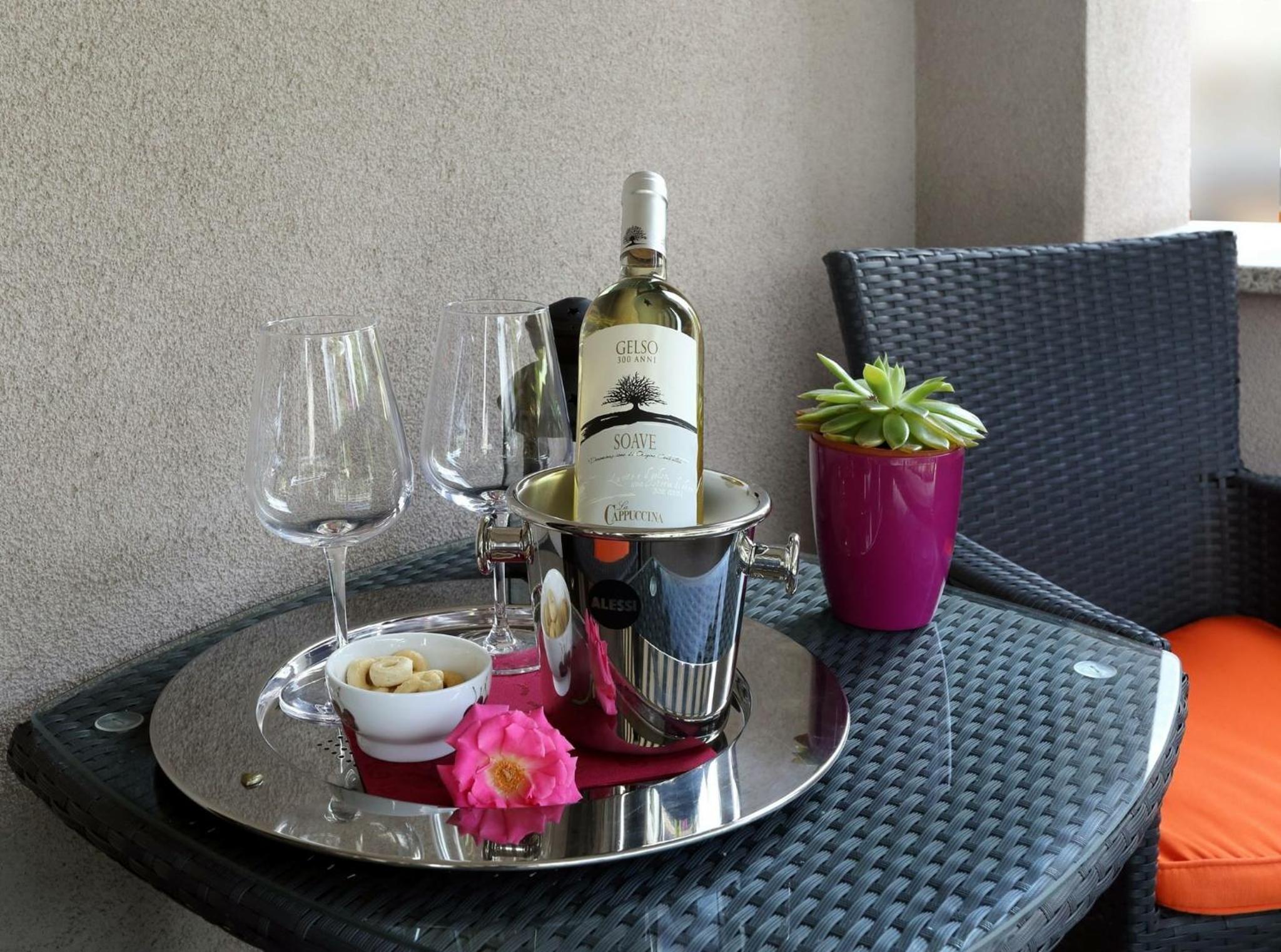 Deluxe Double or Twin Room with Balcony - Photo 11