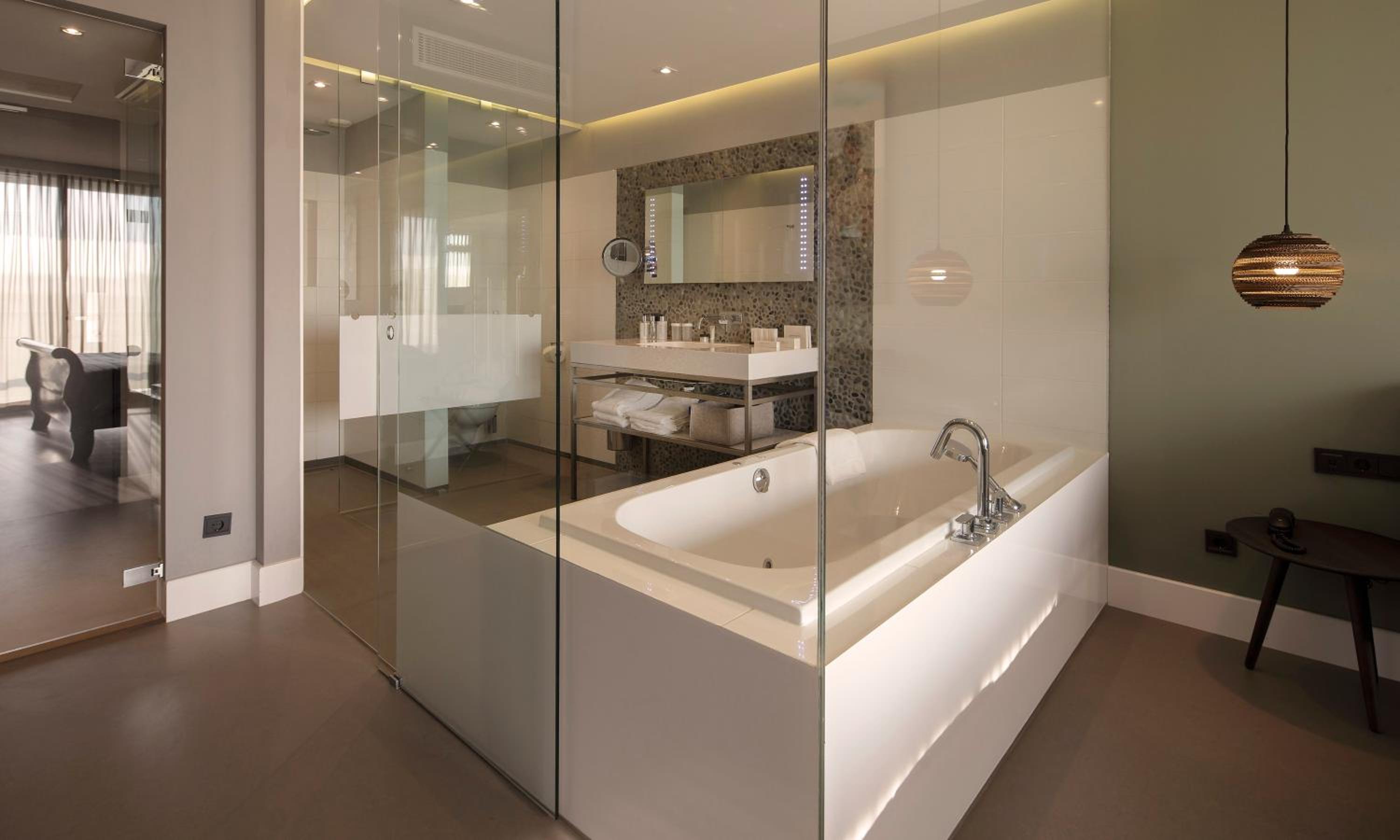 East Suite - Photo 5