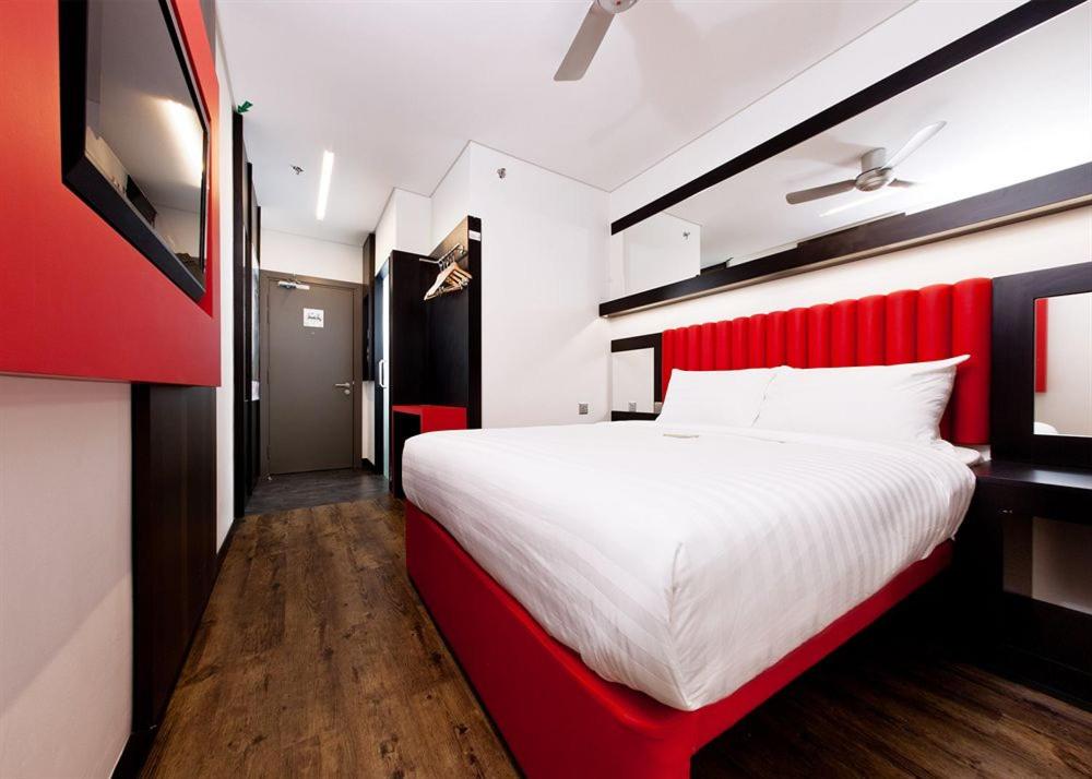 Standard Queen No Window