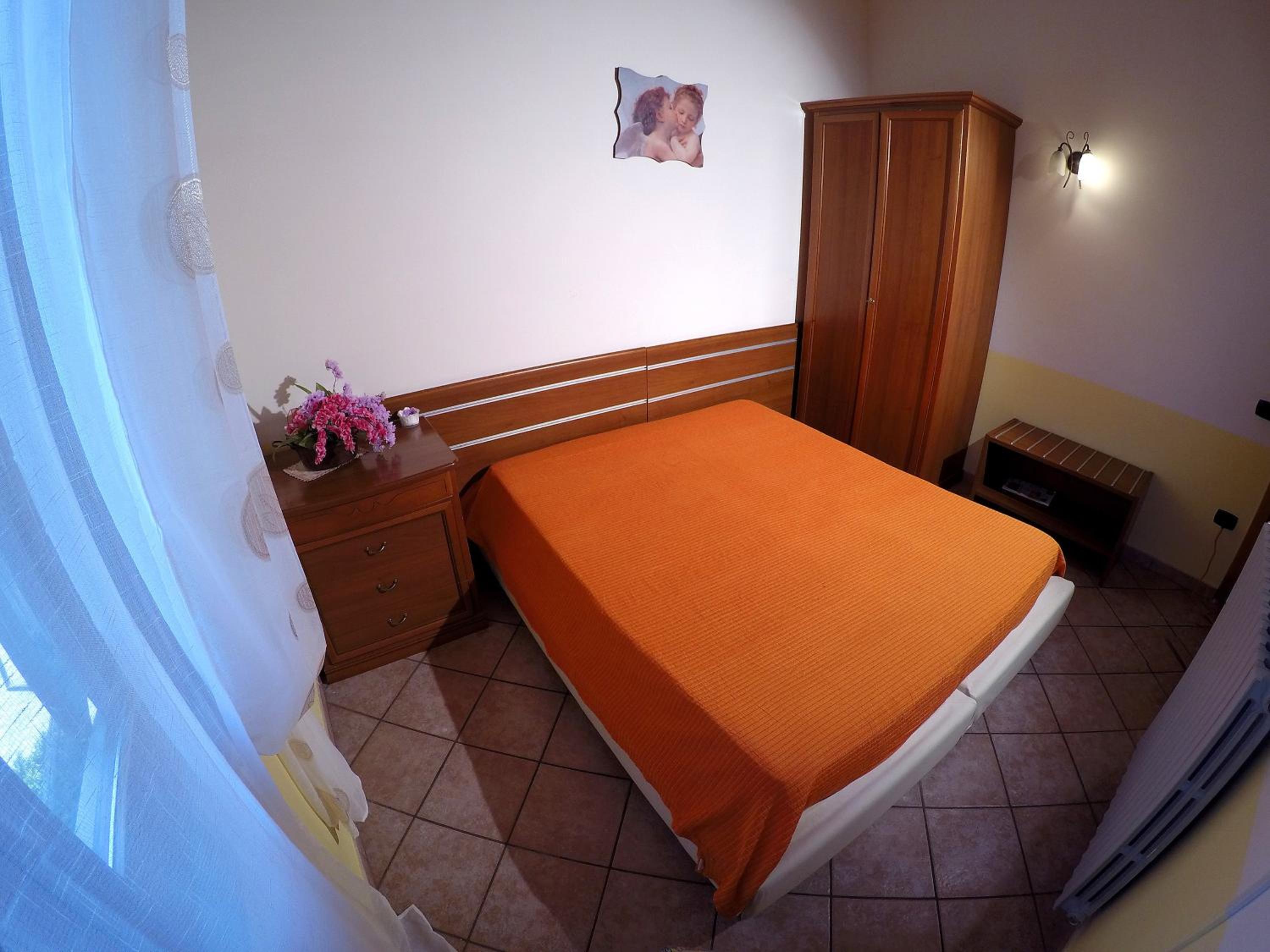 Double Room With Private Bathroom photo 2