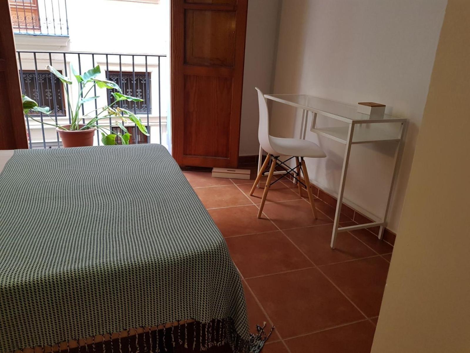 Apartamento con Balcón