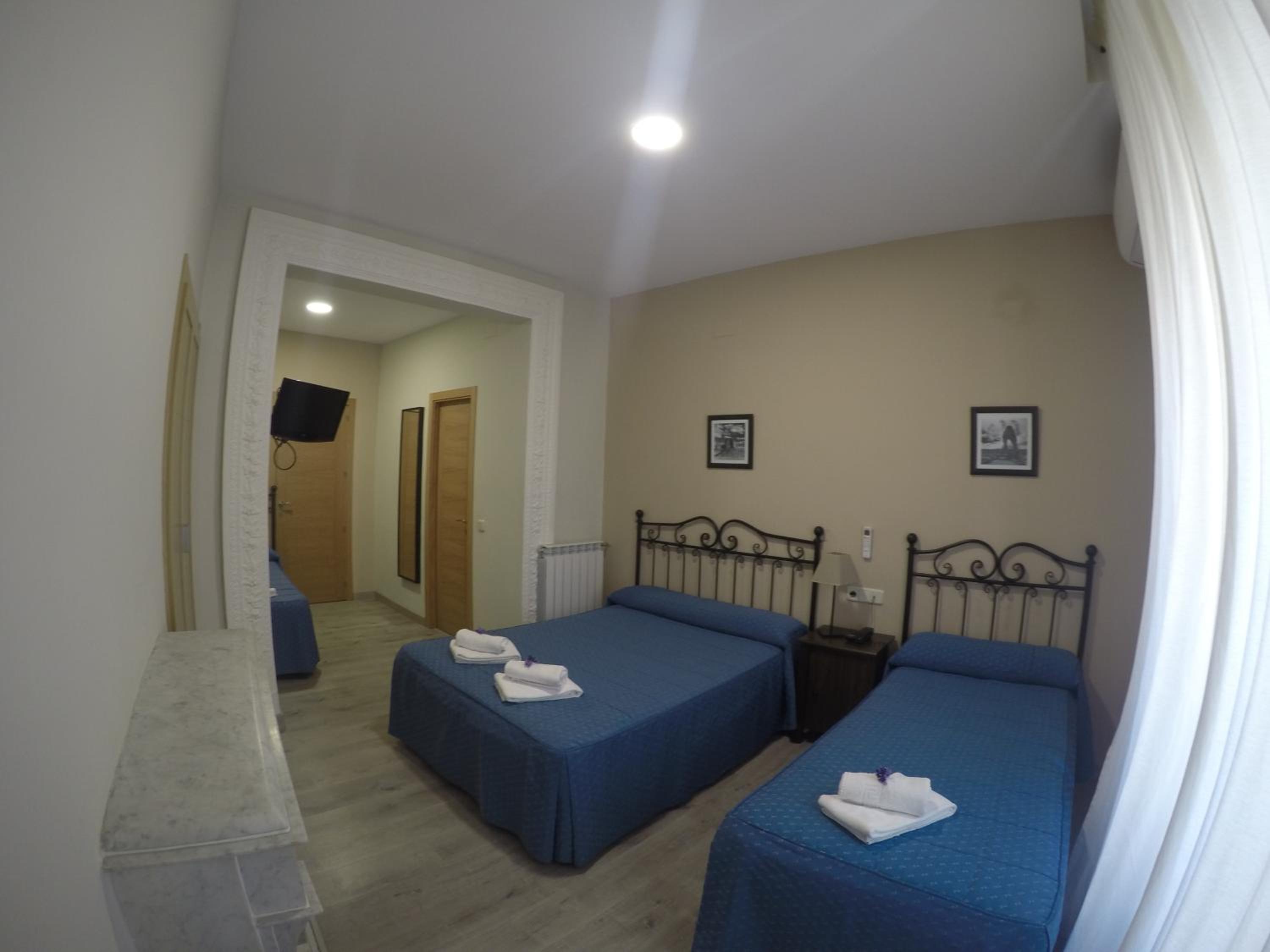 Triple Room - Photo 22