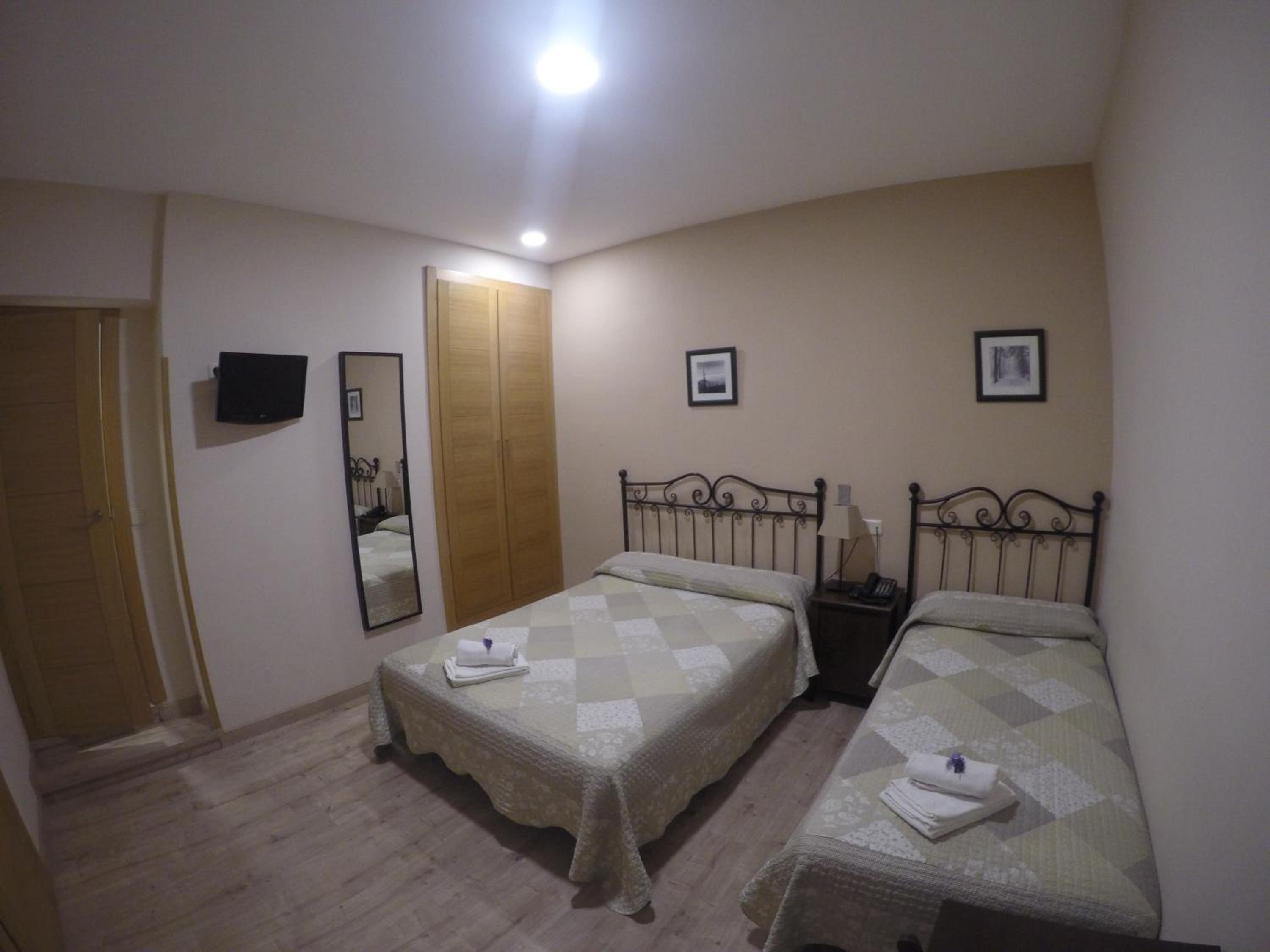 Triple Room - Photo 30