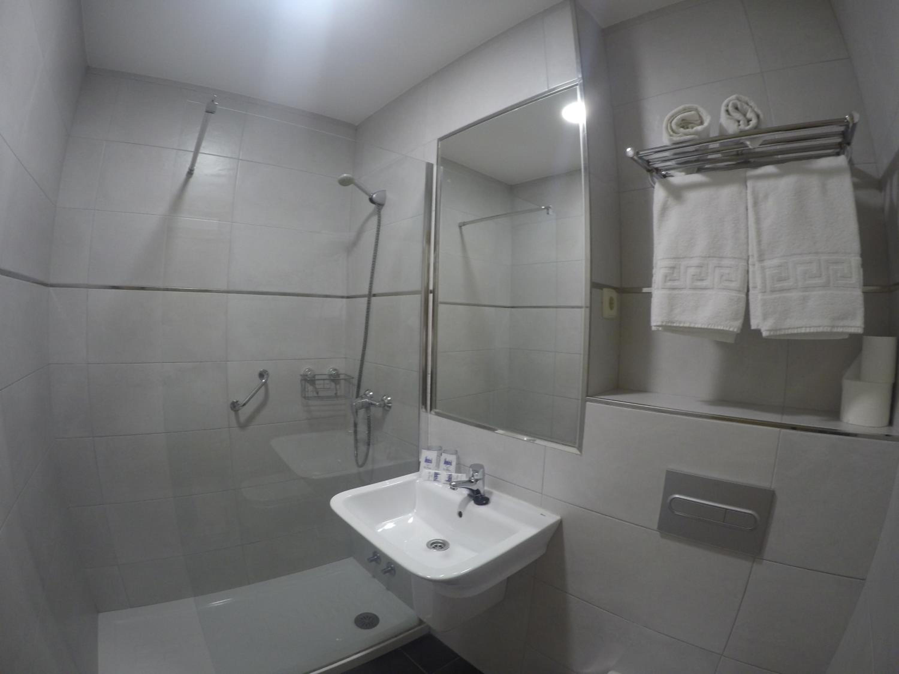 Triple Room - Photo 27