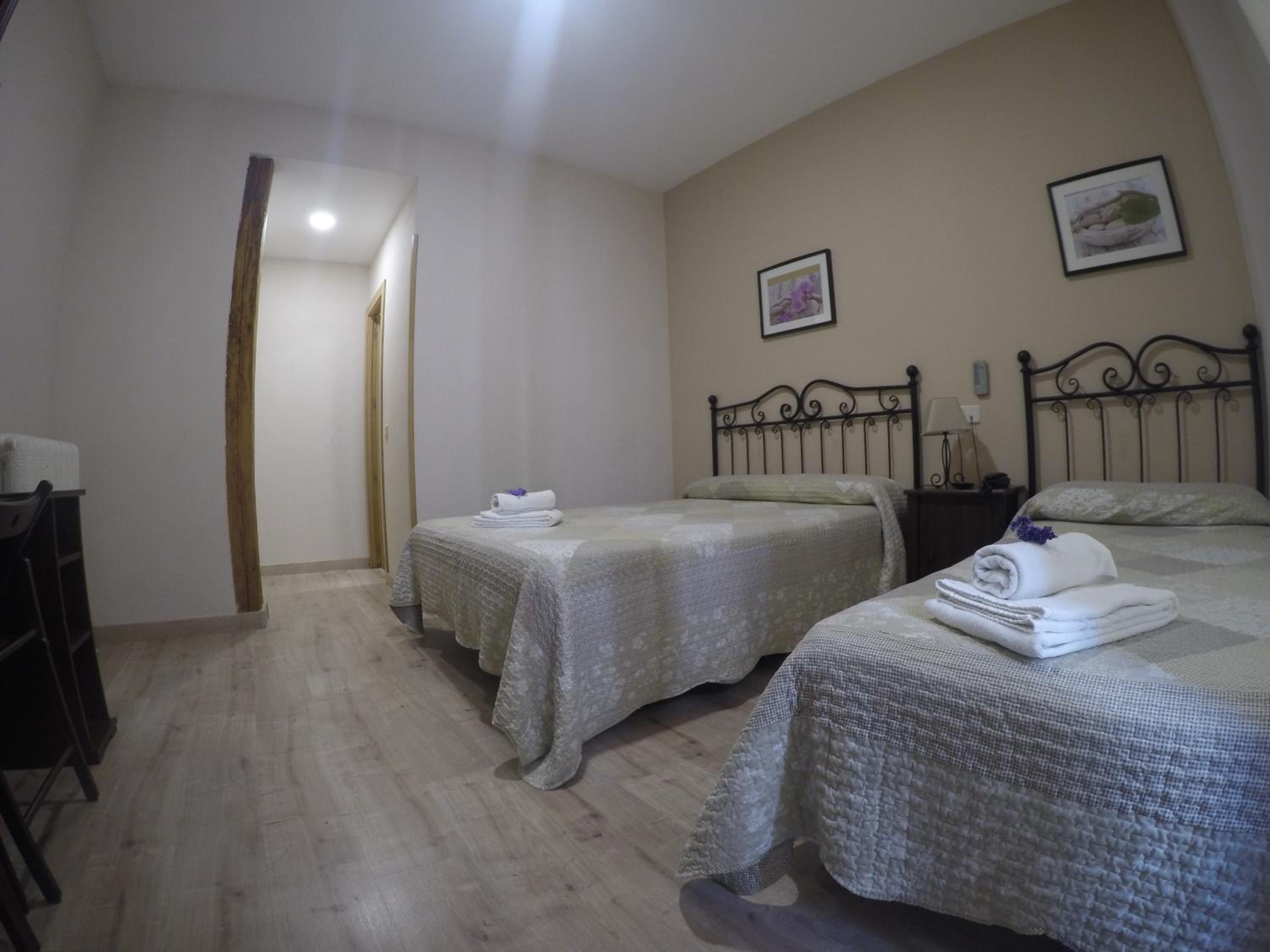 Triple Room - Photo 26