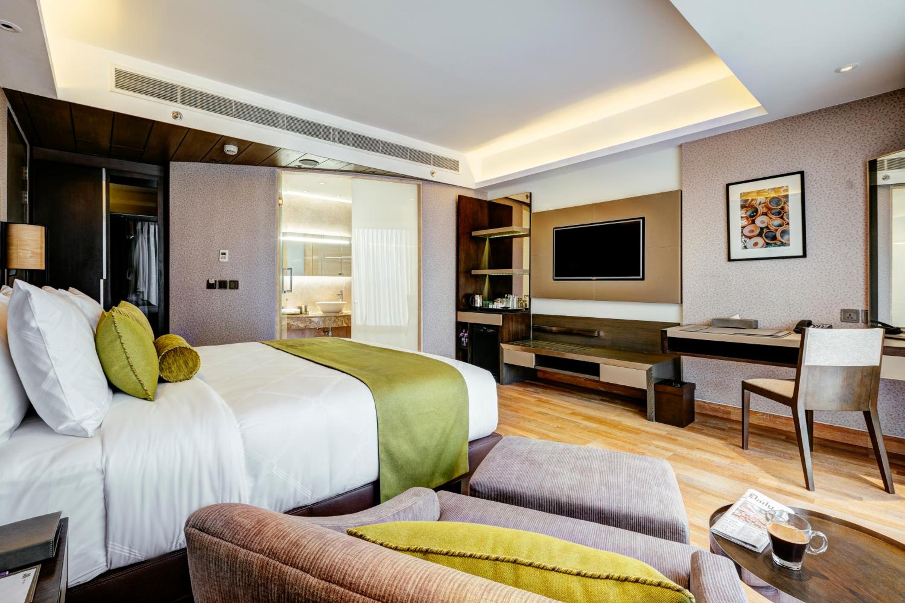 Deluxe King Room photo 3