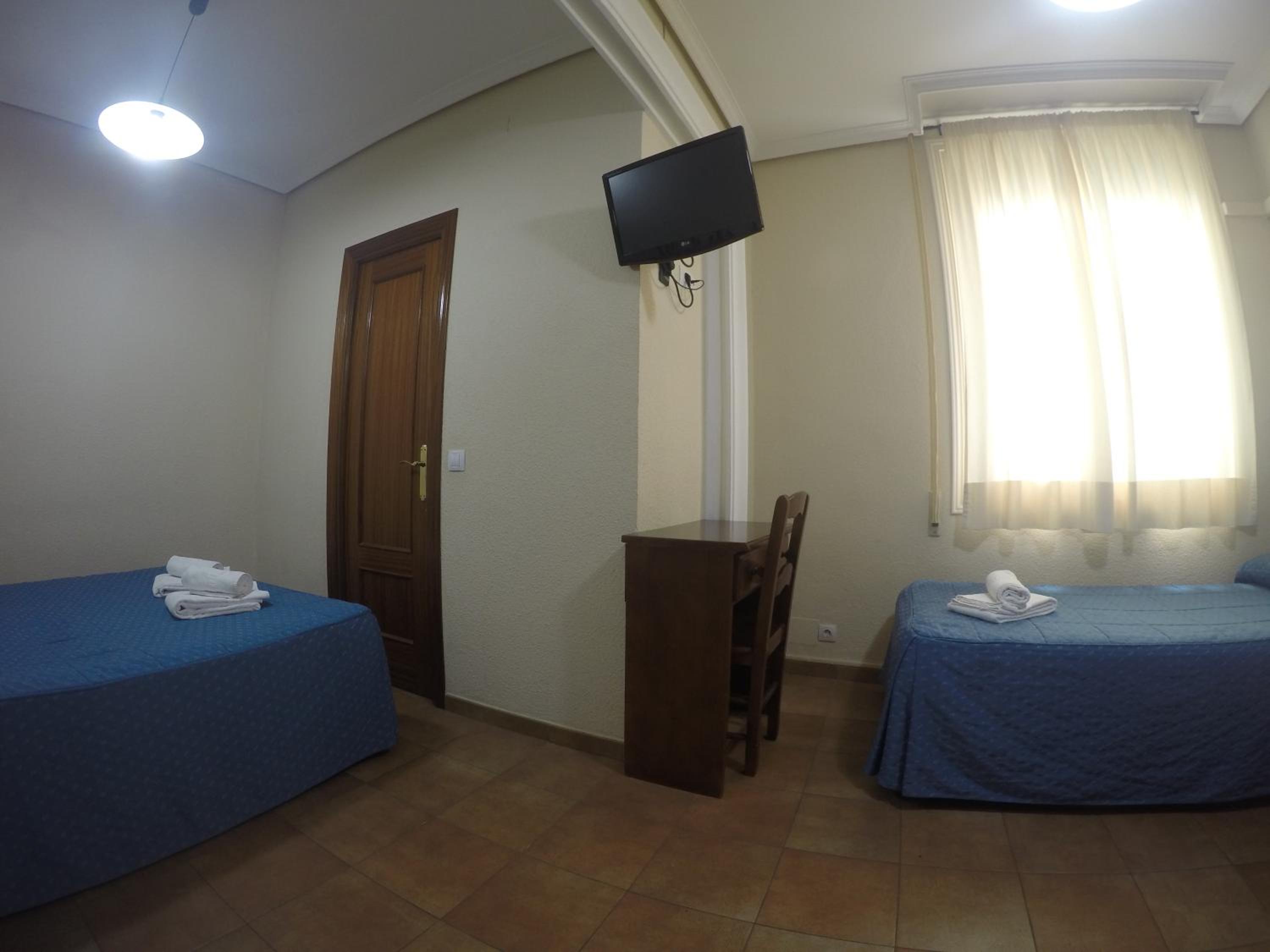 Triple Room - Photo 23