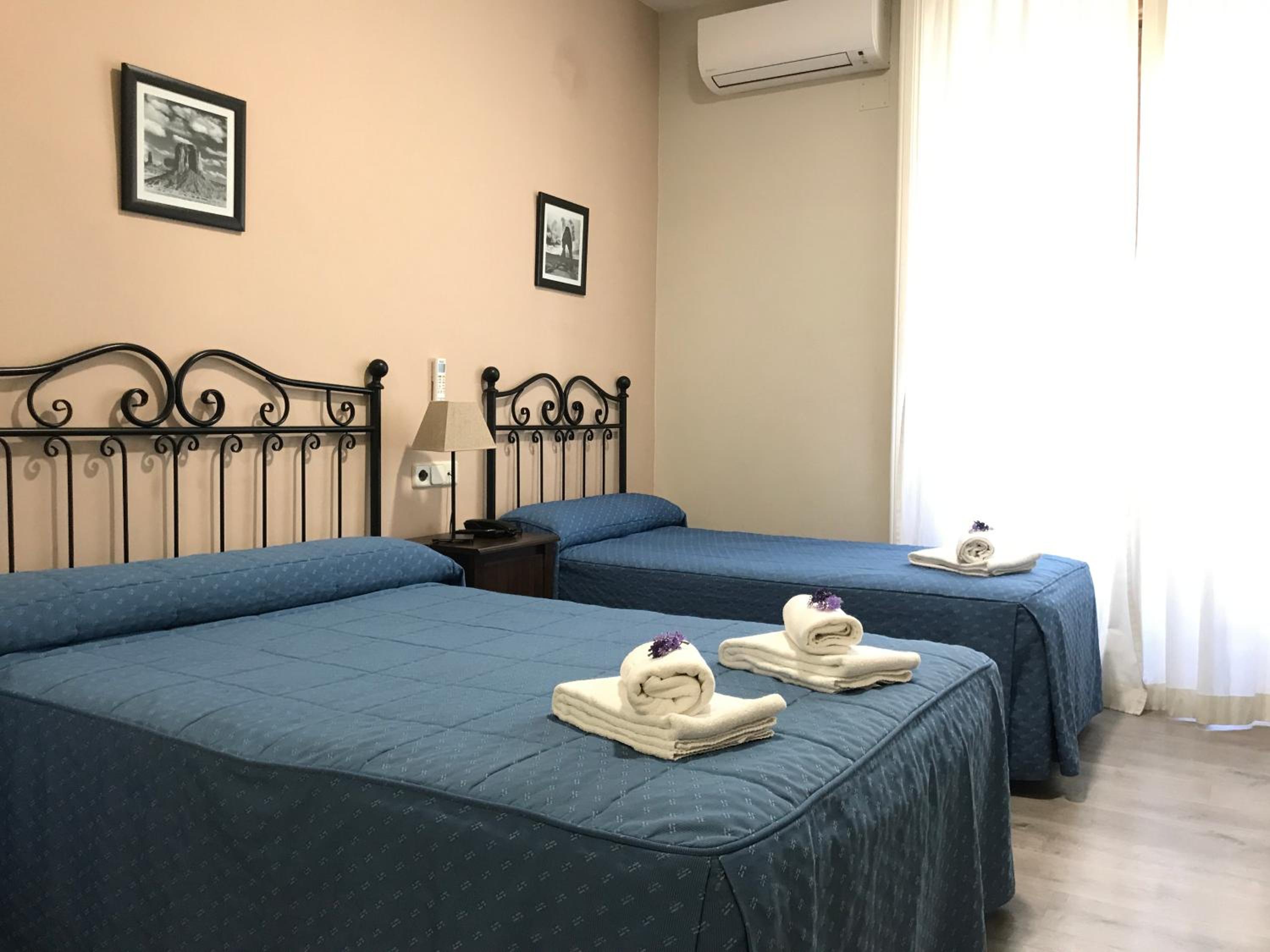 Triple Room - Photo 25