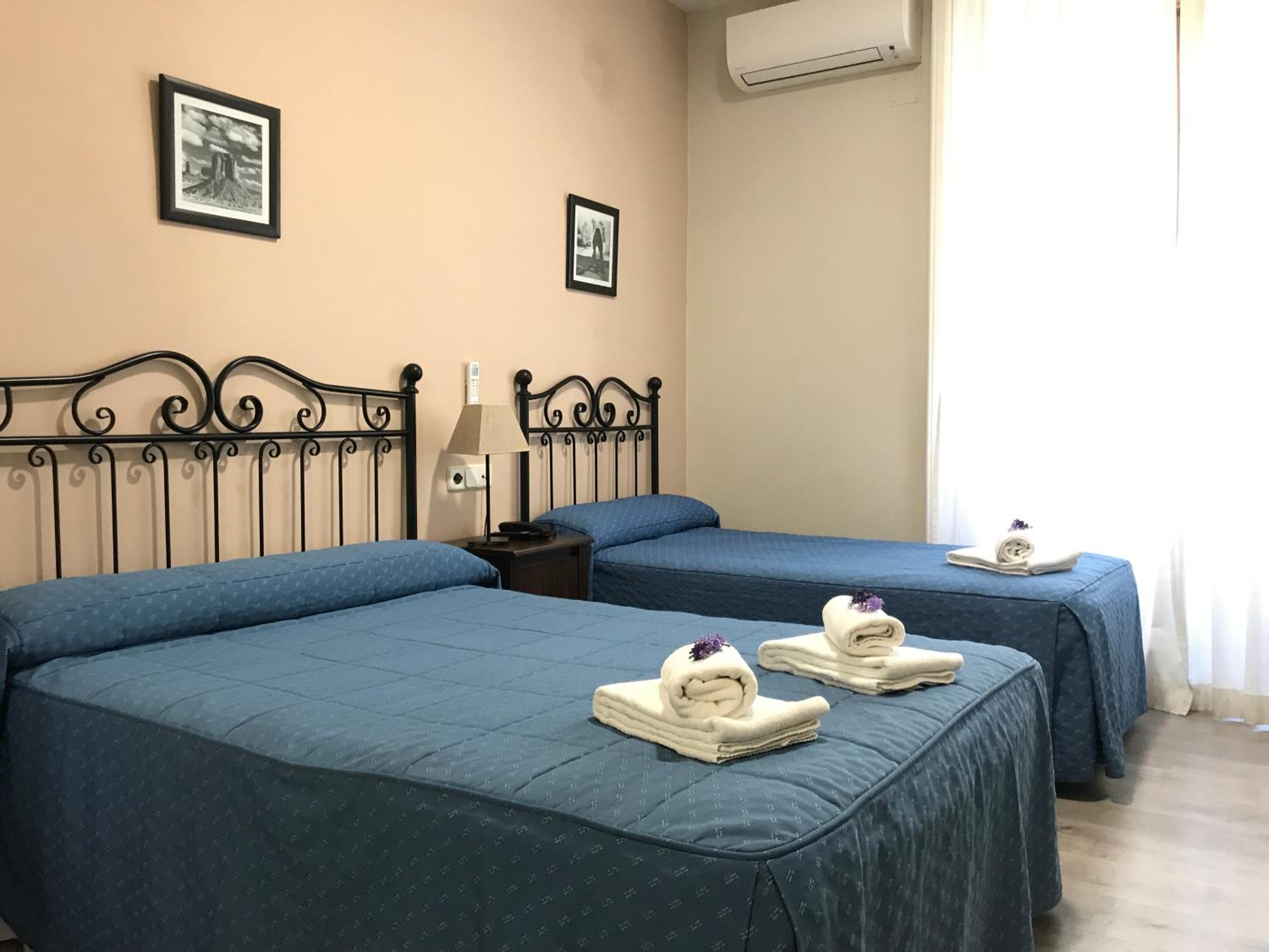 Triple Room - Photo 21