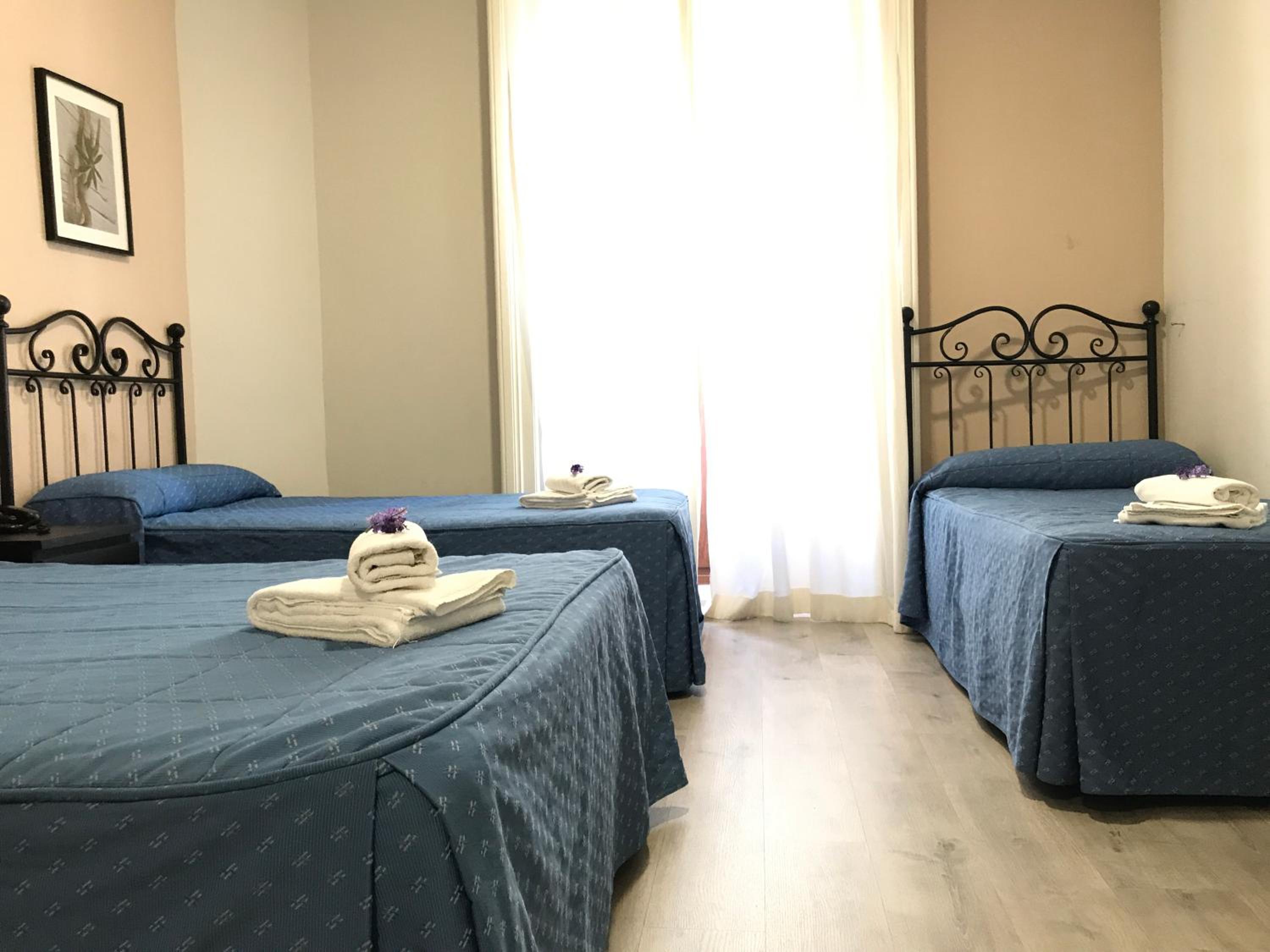 Triple Room - Photo 6