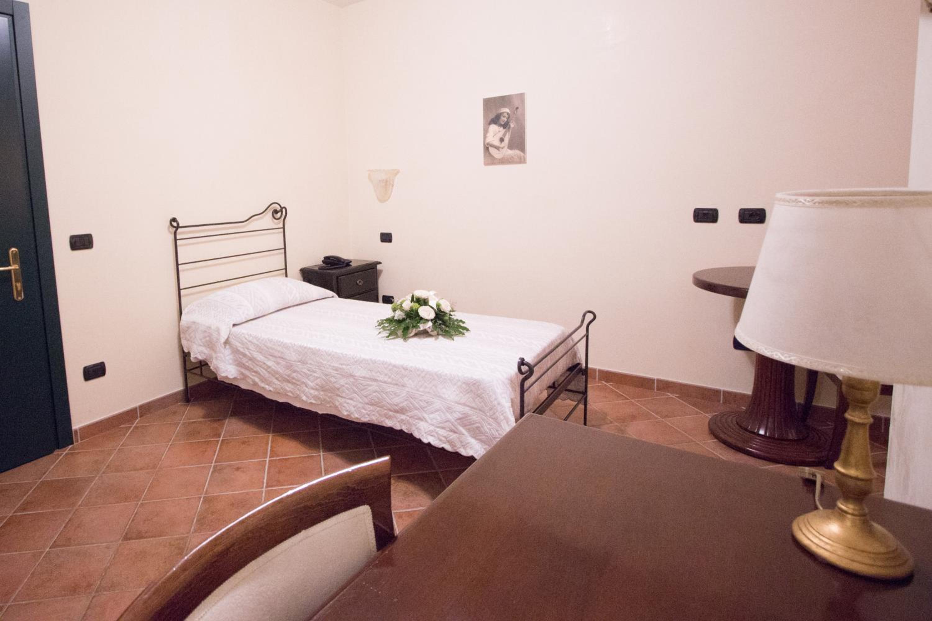 Single Room photo 3