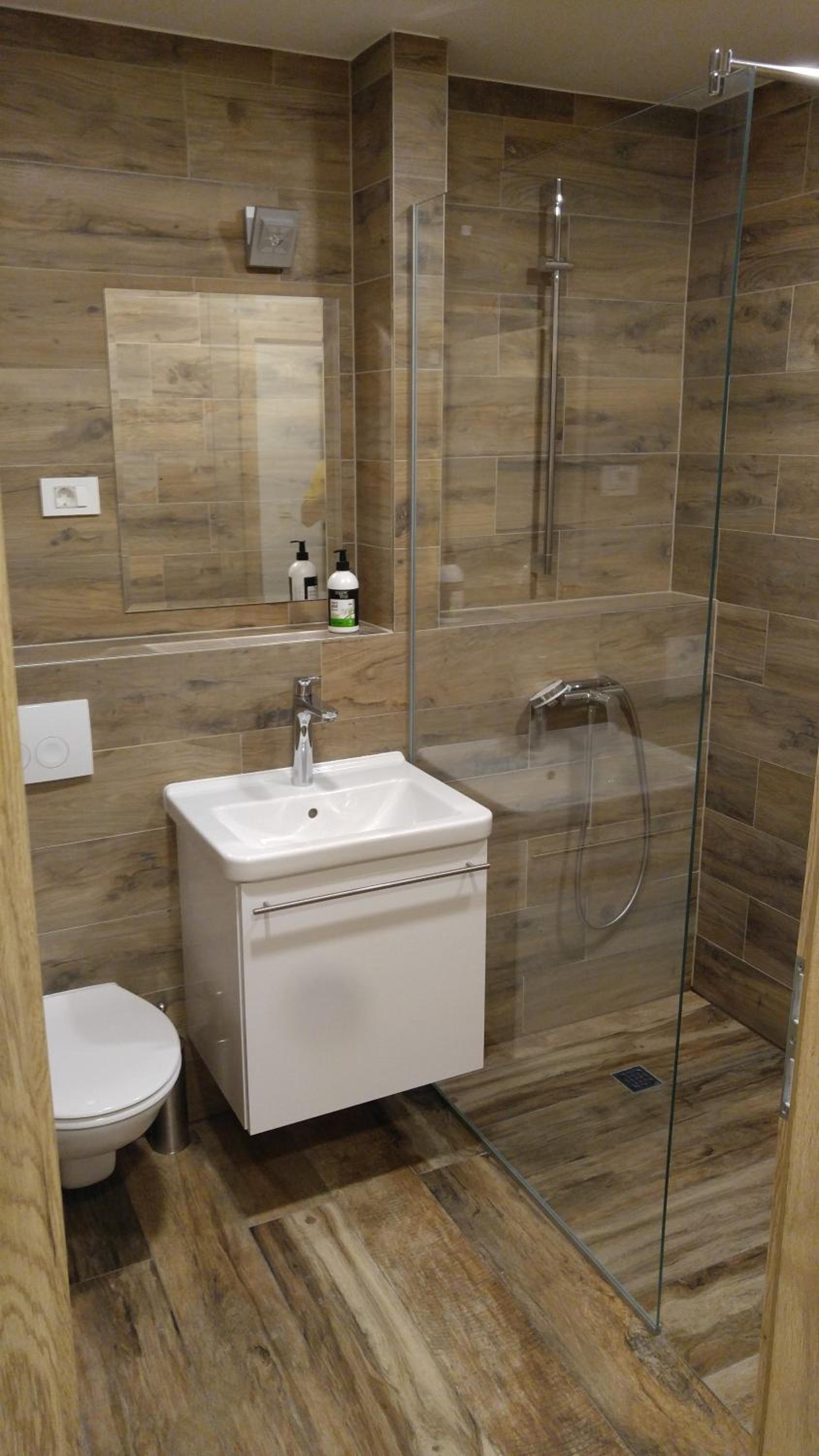 Deluxe Double or Twin Room with City View - Photo 19