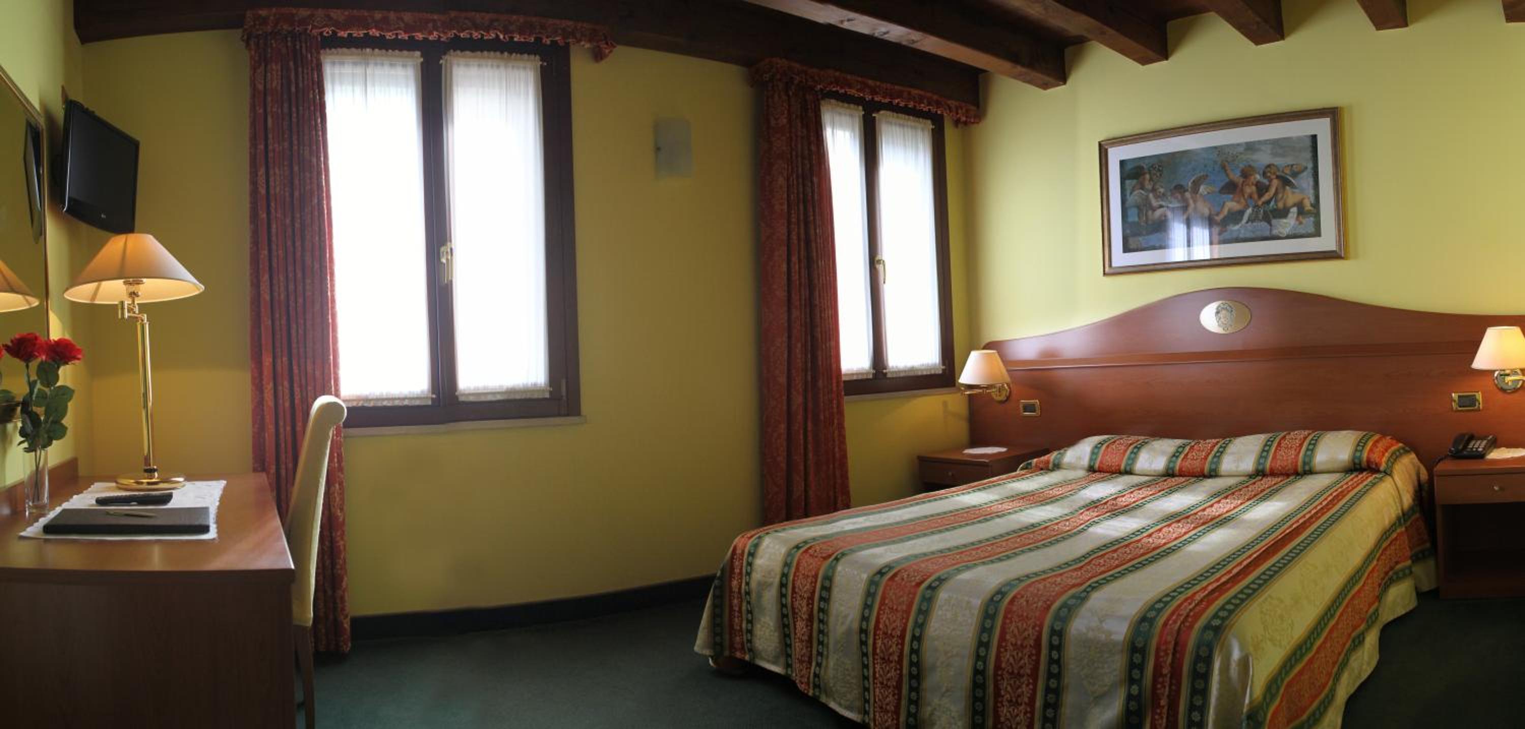 Double or Twin Room - Photo 5