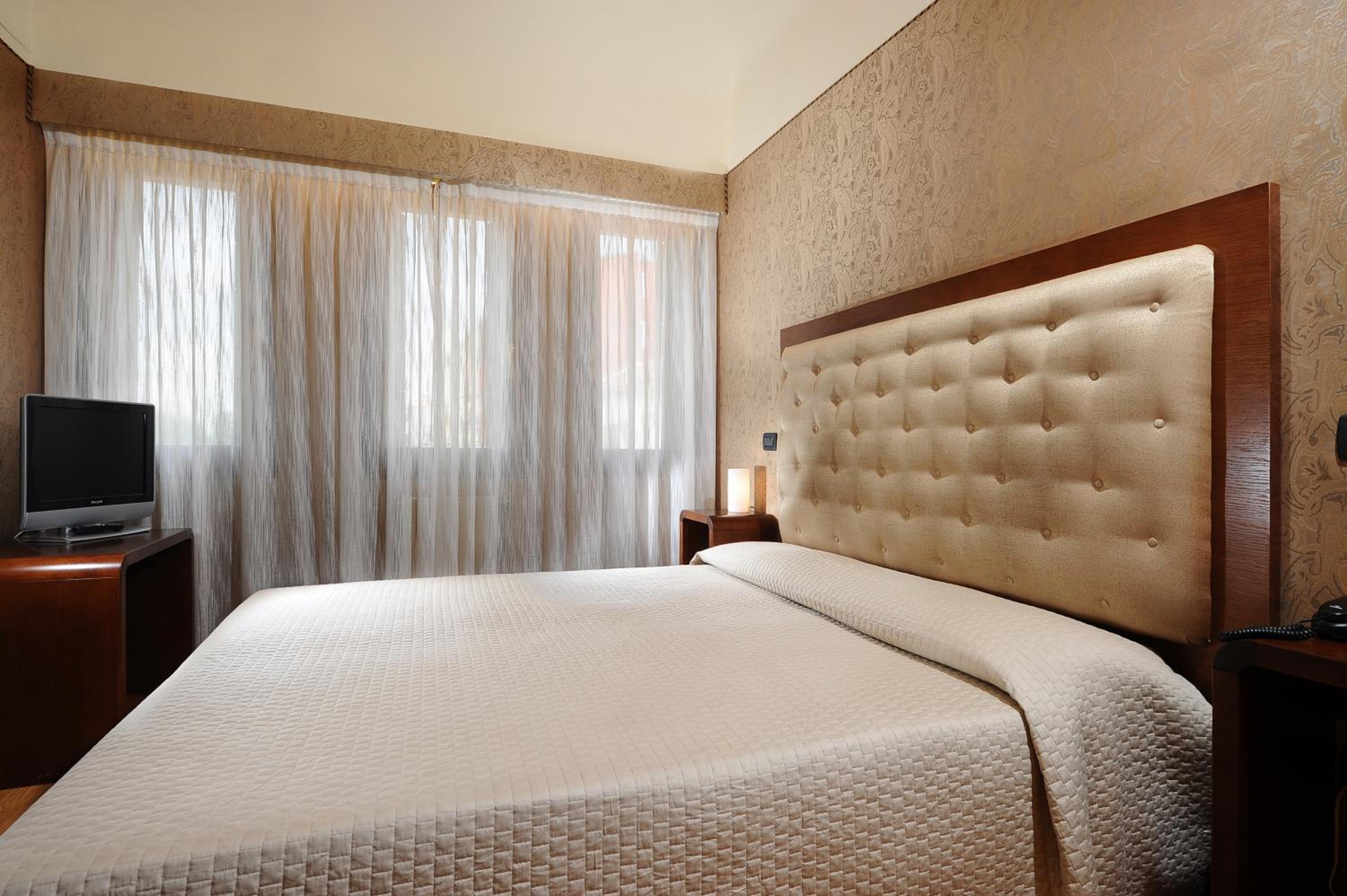 Superior Double Room - Photo 12