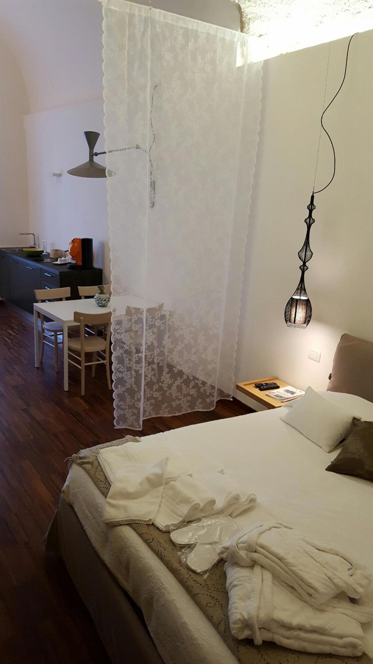 One-Bedroom House - Photo 4