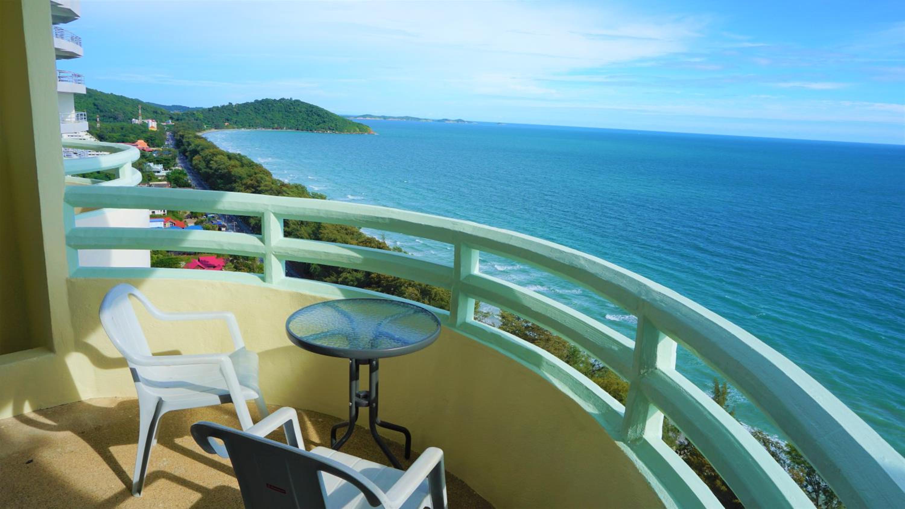 Apartment with Sea View - Photo 10