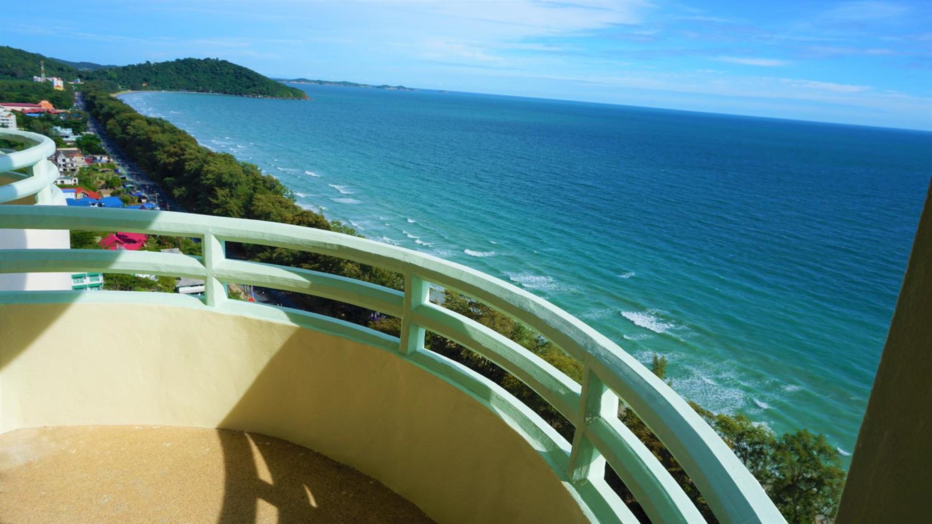 Apartment with Sea View - Photo 9