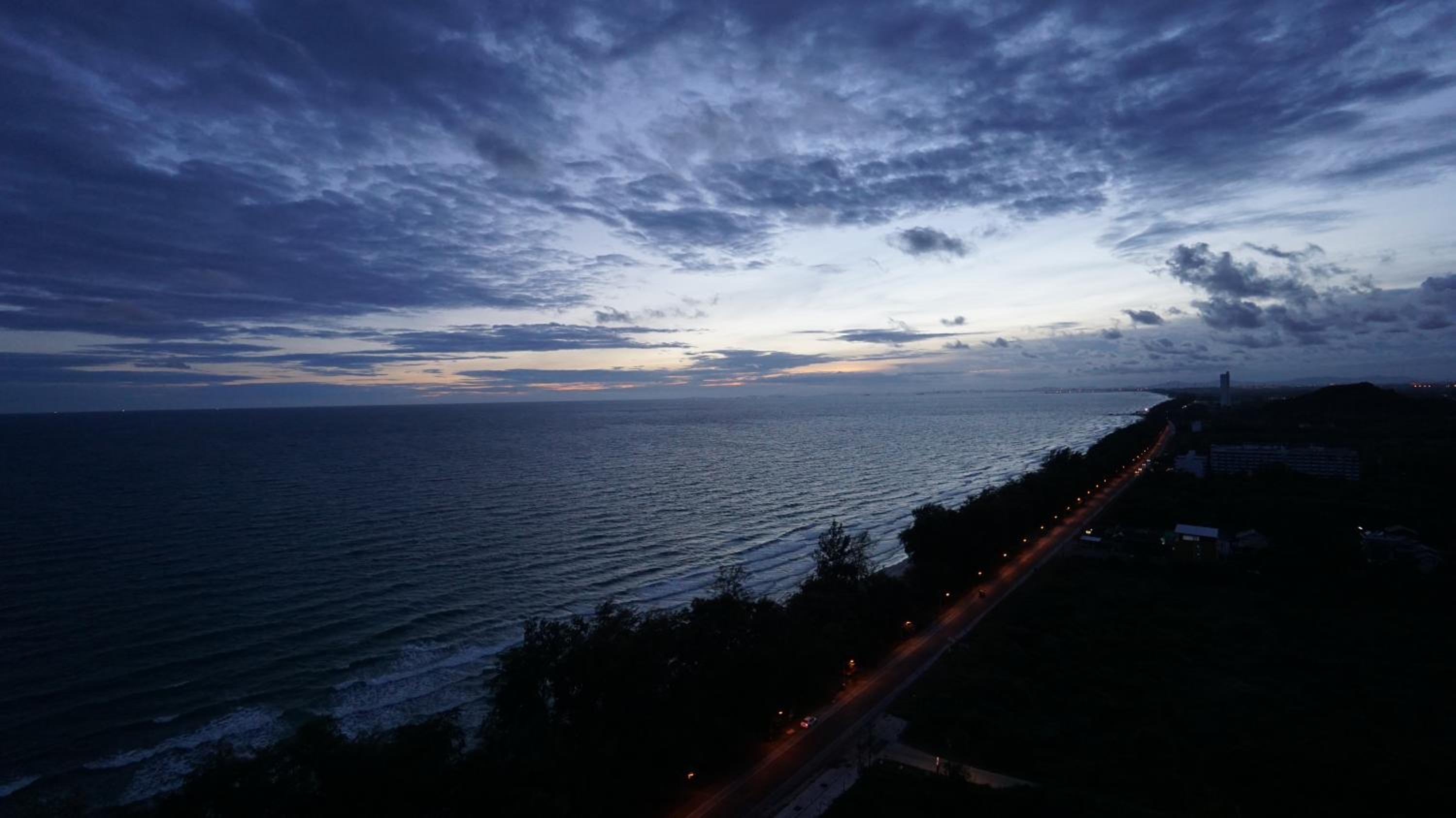 Apartment with Sea View - Photo 2