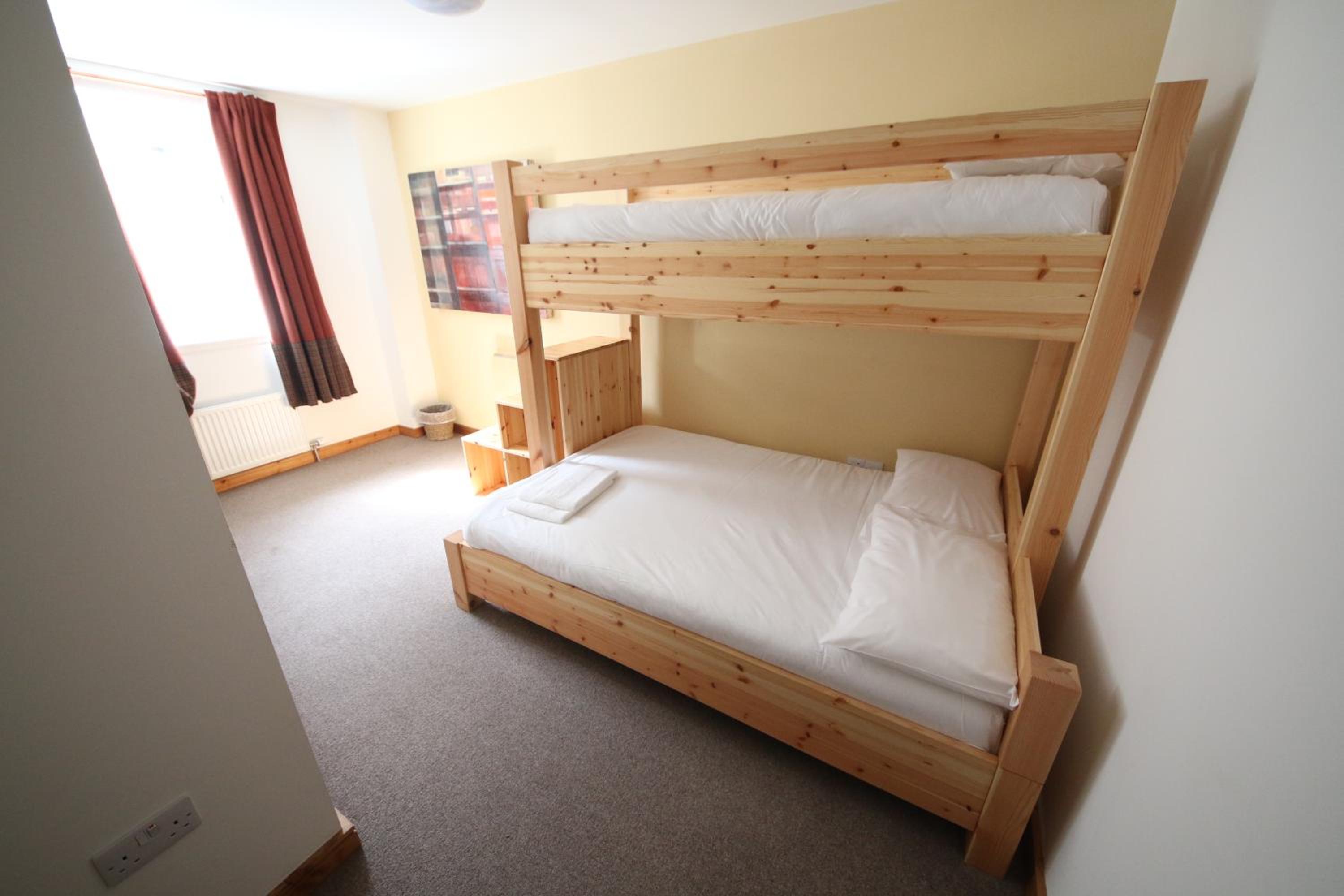 Triple Room with Bunk Bed photo 1
