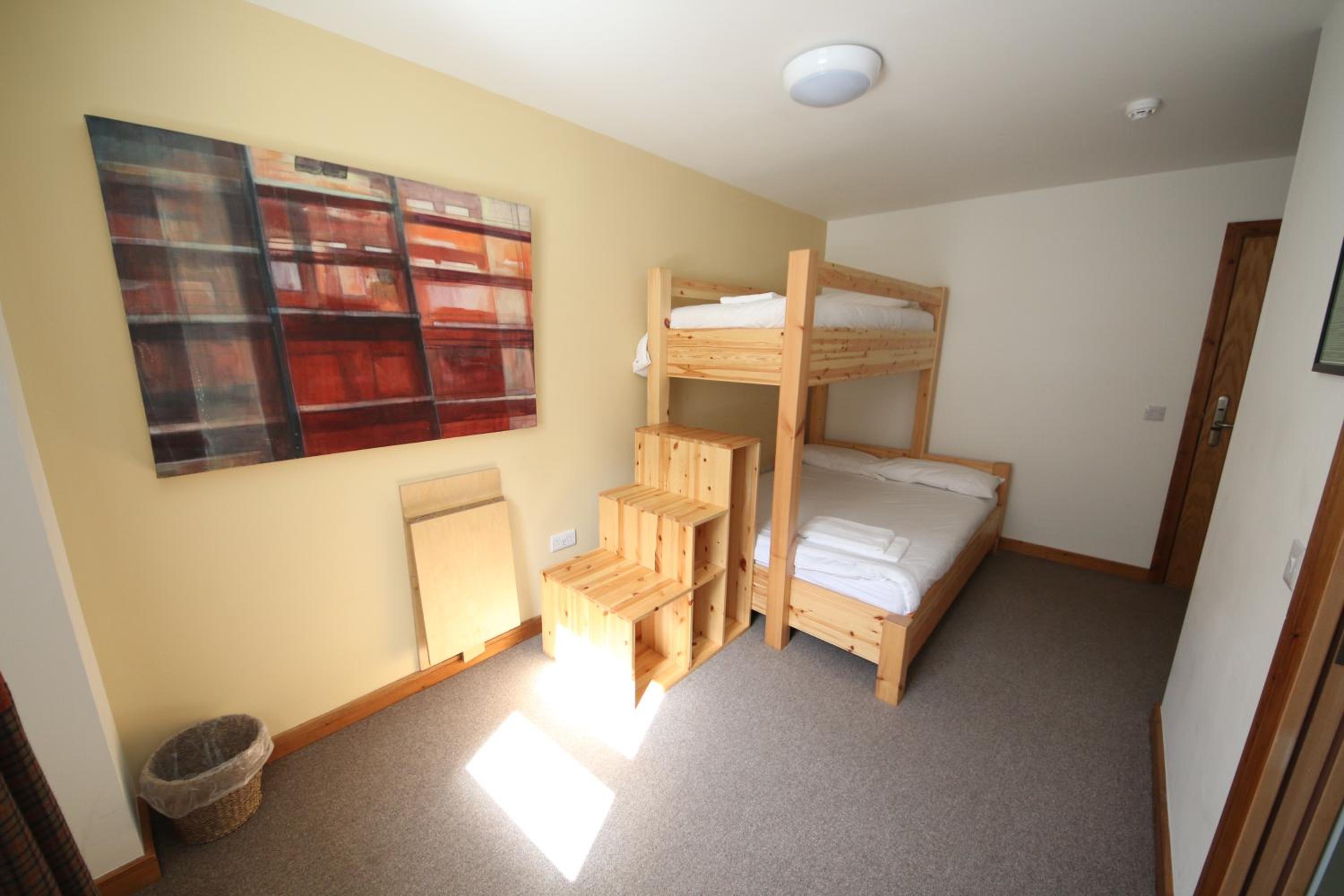 Triple Room with Bunk Bed photo 2