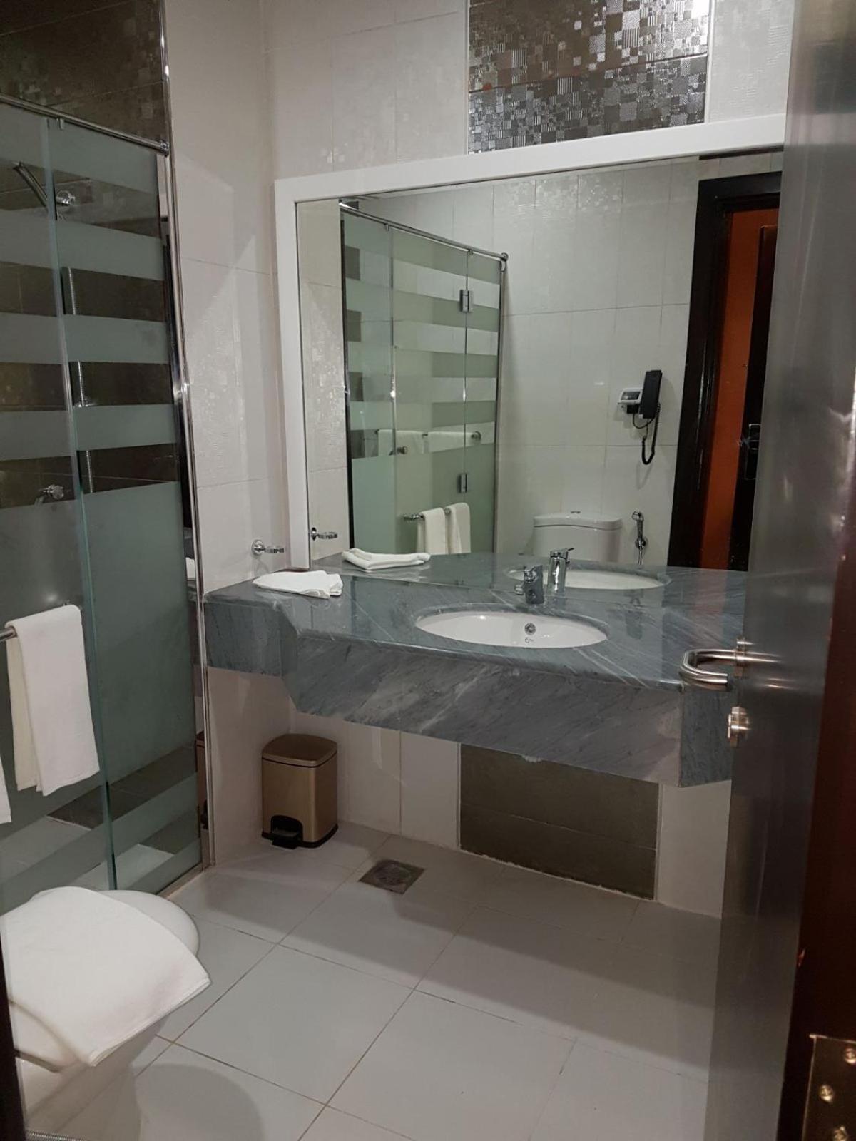 Deluxe Suite photo 3