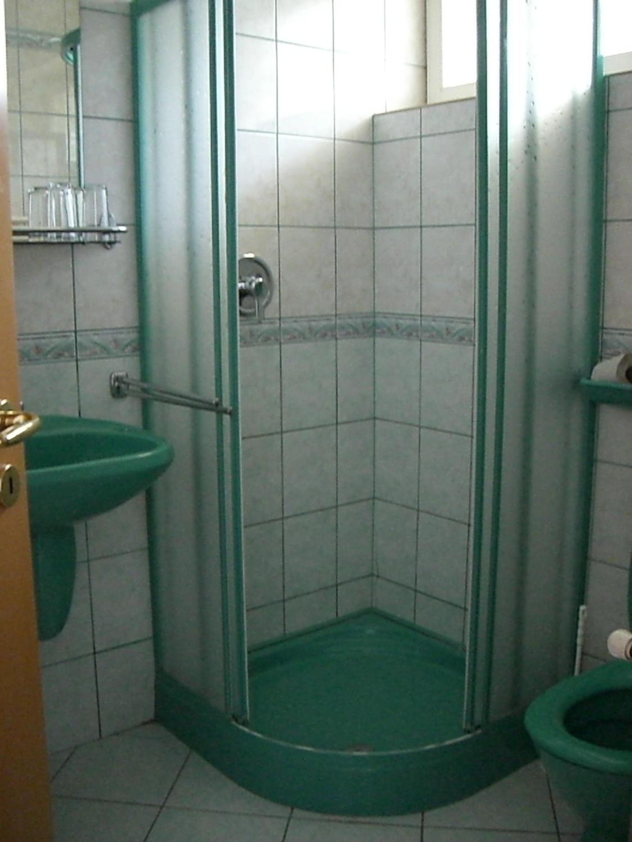 Single Room With Bathroom photo 1