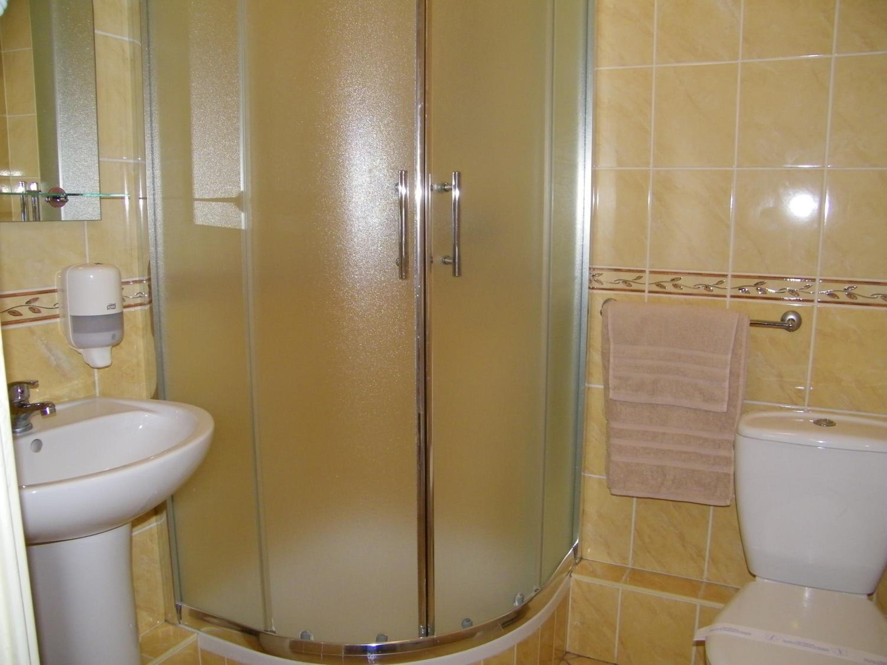 Single Room with Shared Bathroom