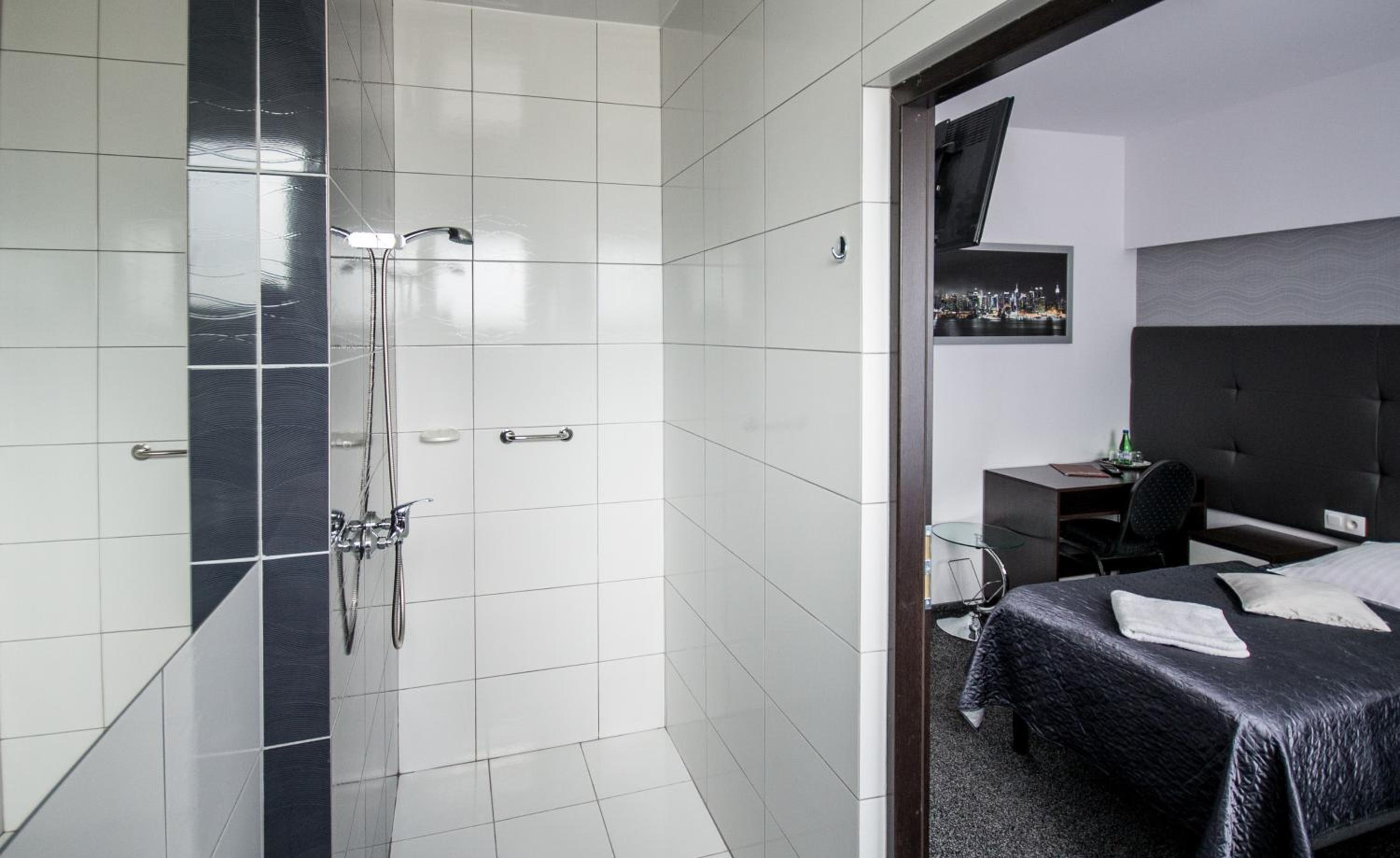 Standard Double Room - Photo 3