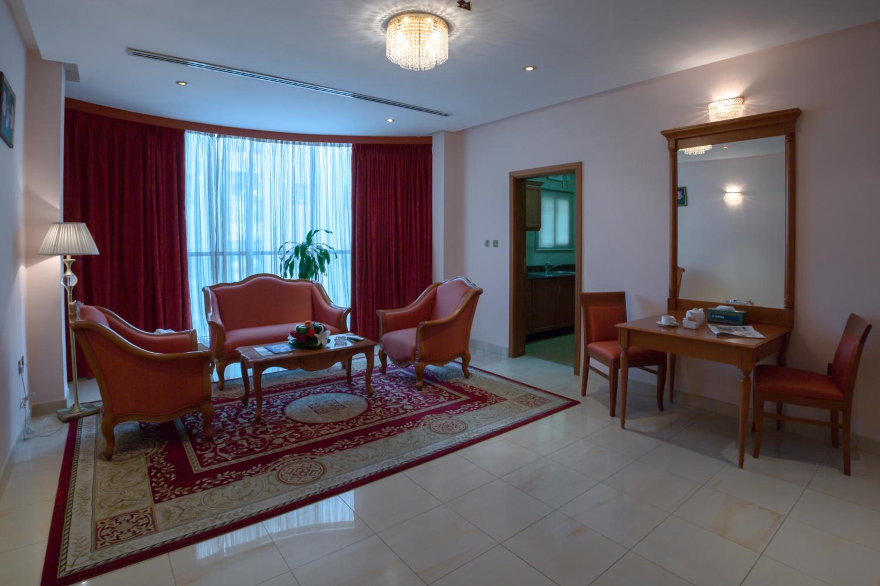 One-Bedroom King Suite - Photo 11