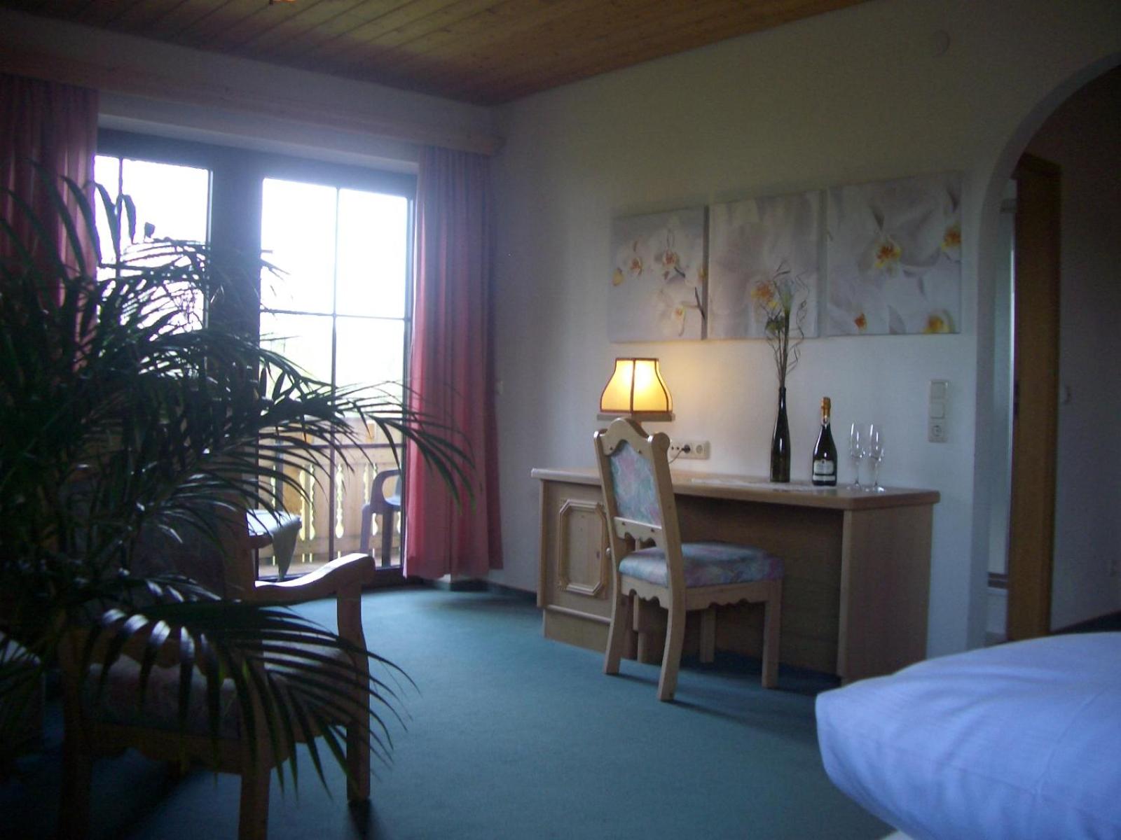 Apartment photo 2