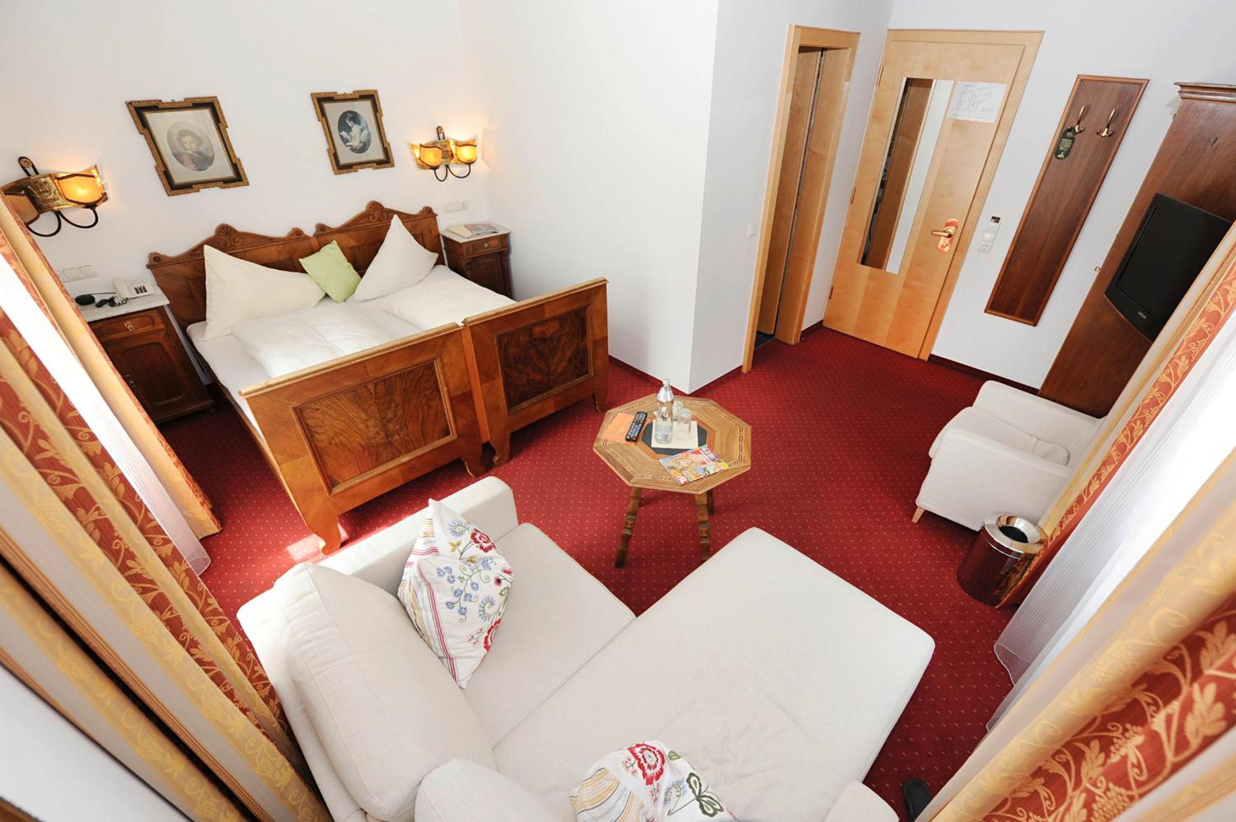 Double Room - Photo 8
