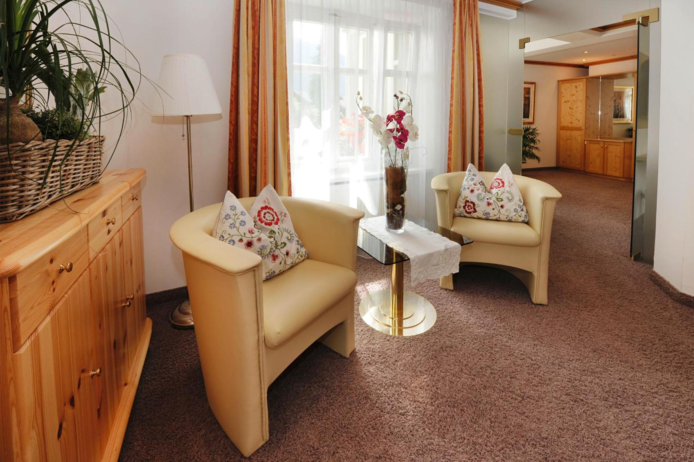 Suite - Photo 3