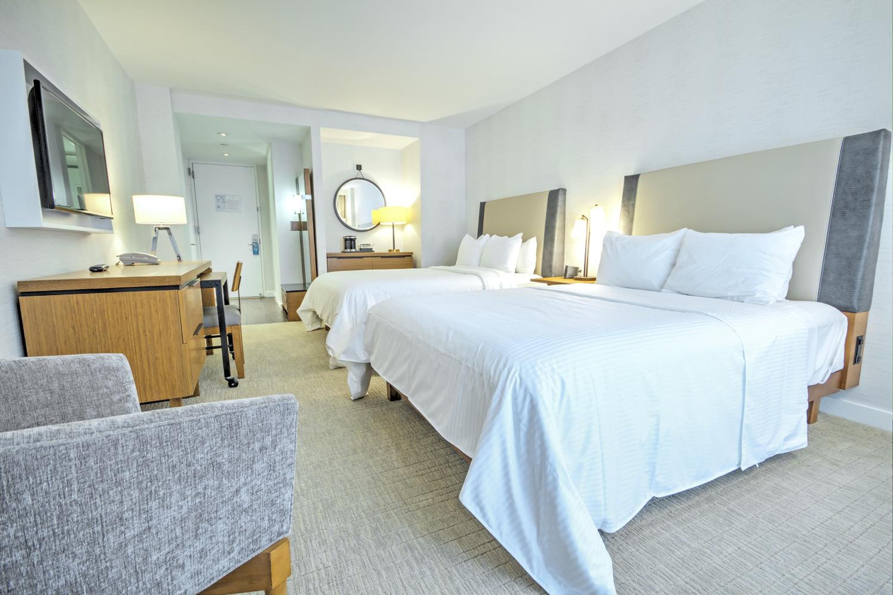 Double Room with Two Queen Beds photo 1