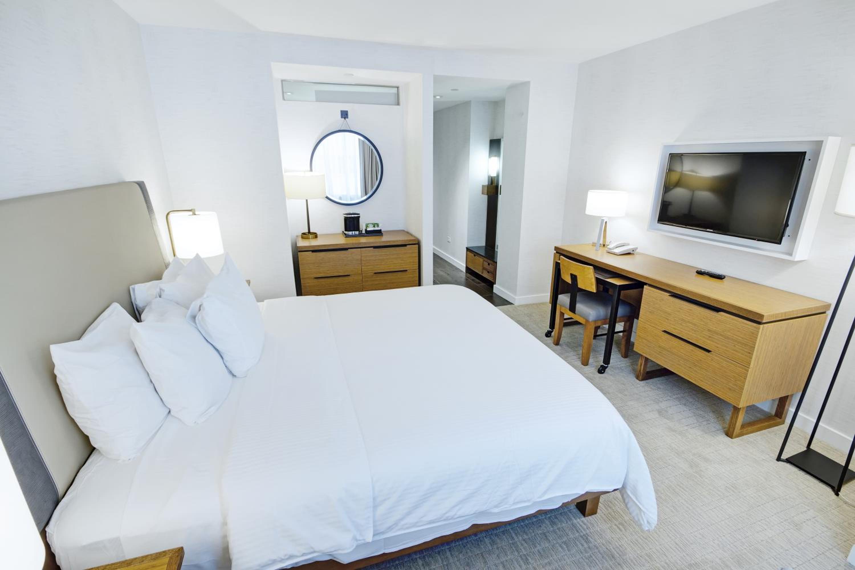 Deluxe King Room photo 1