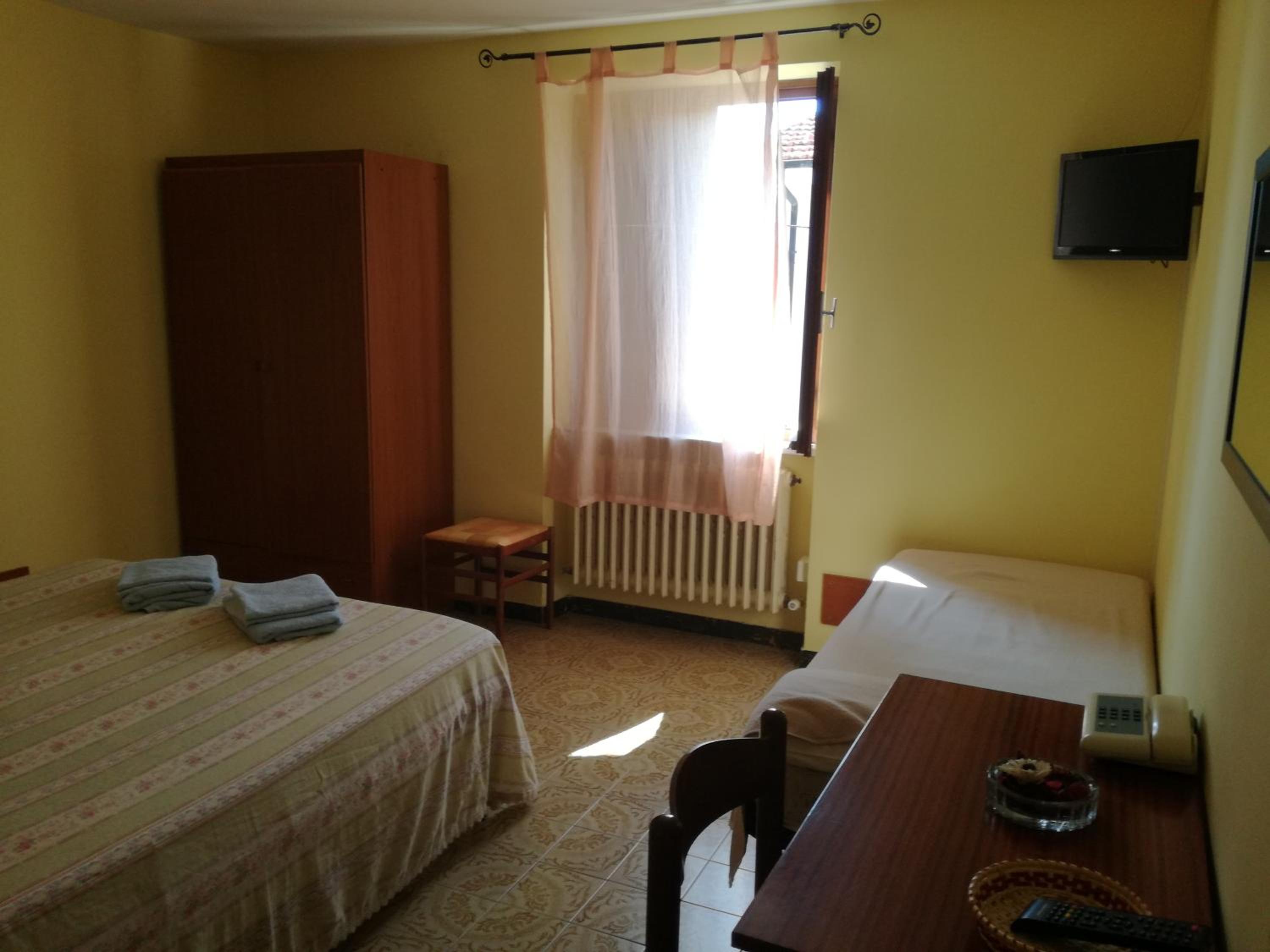 Double or Twin Room photo 3