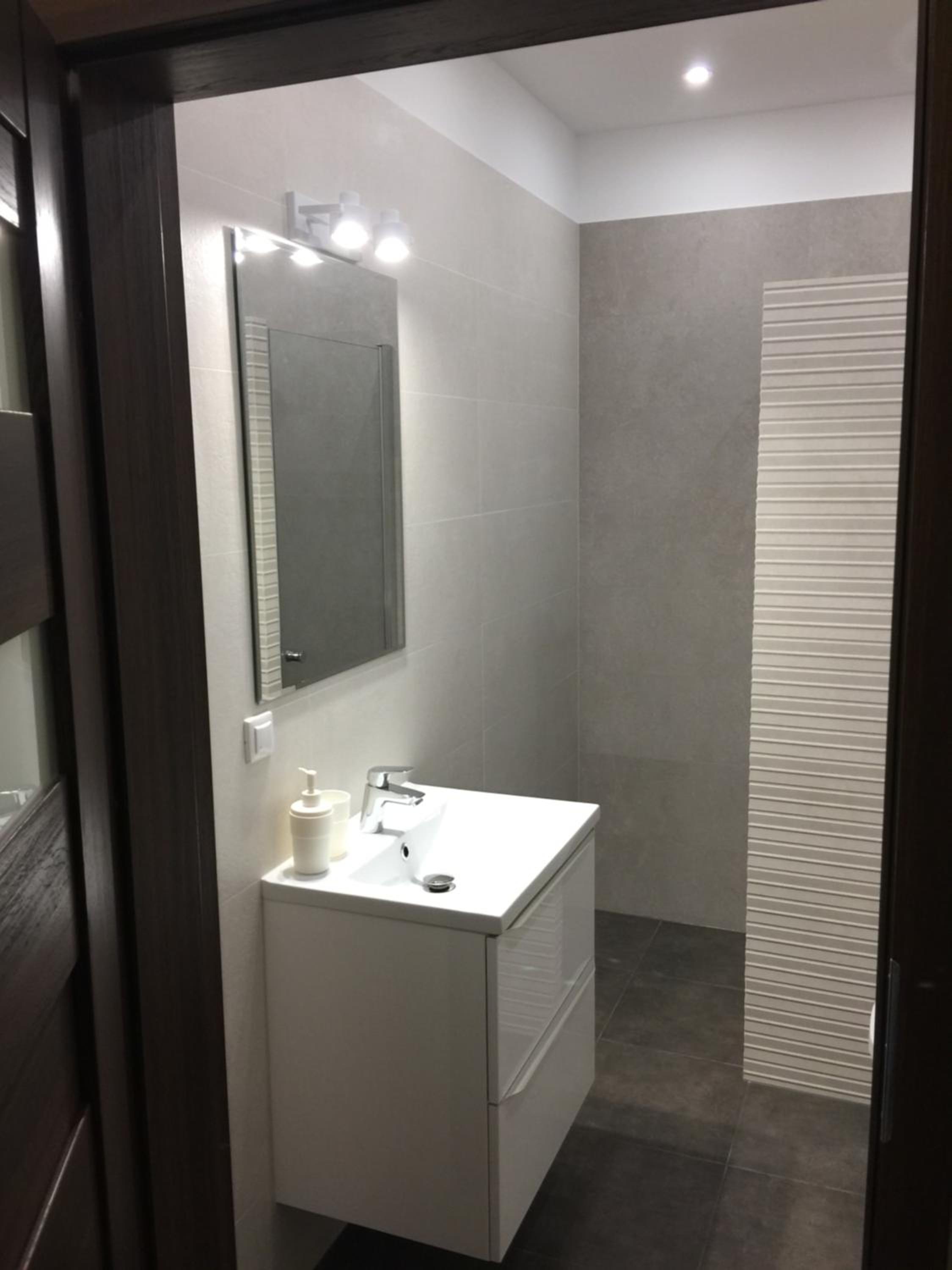 One-Bedroom Apartment - Photo 20
