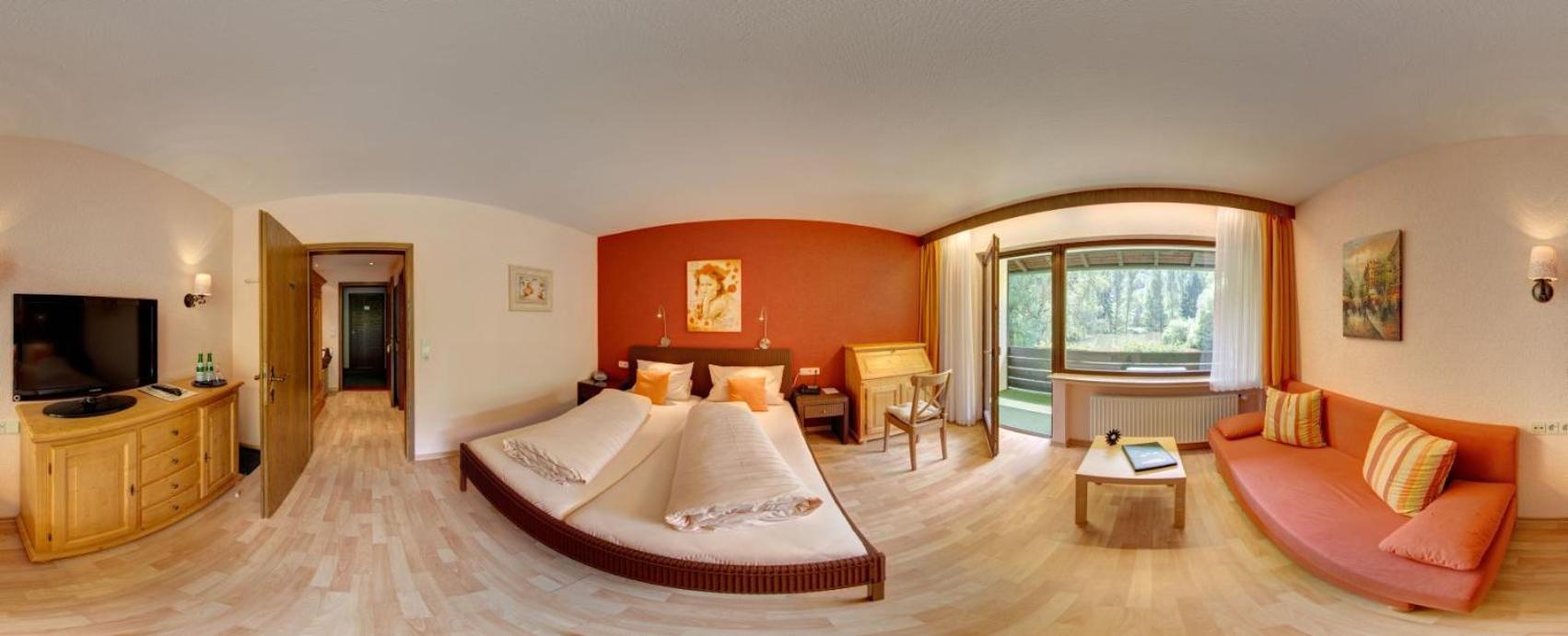 Double Room with Lake View photo 2