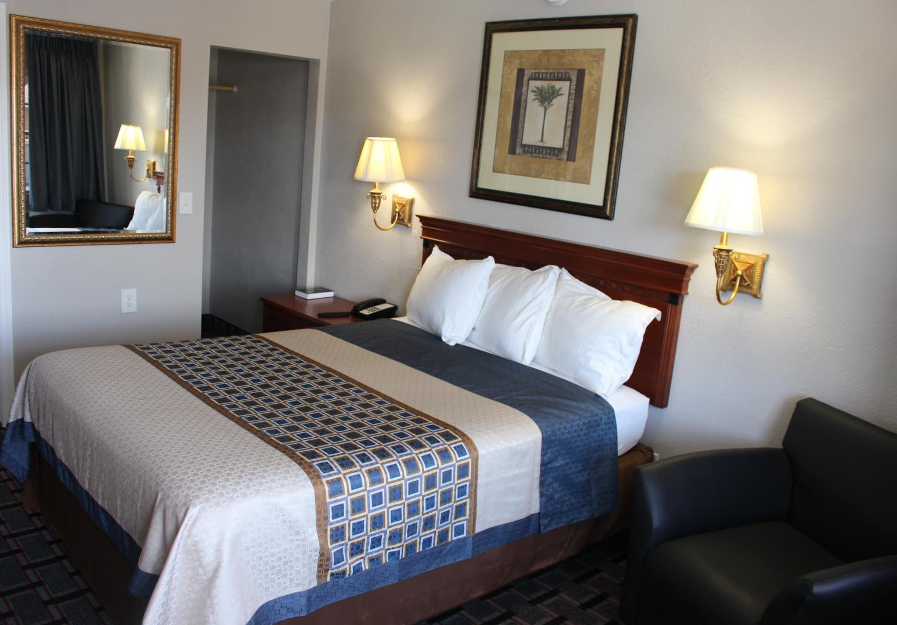 Queen Room -> Королевский номер