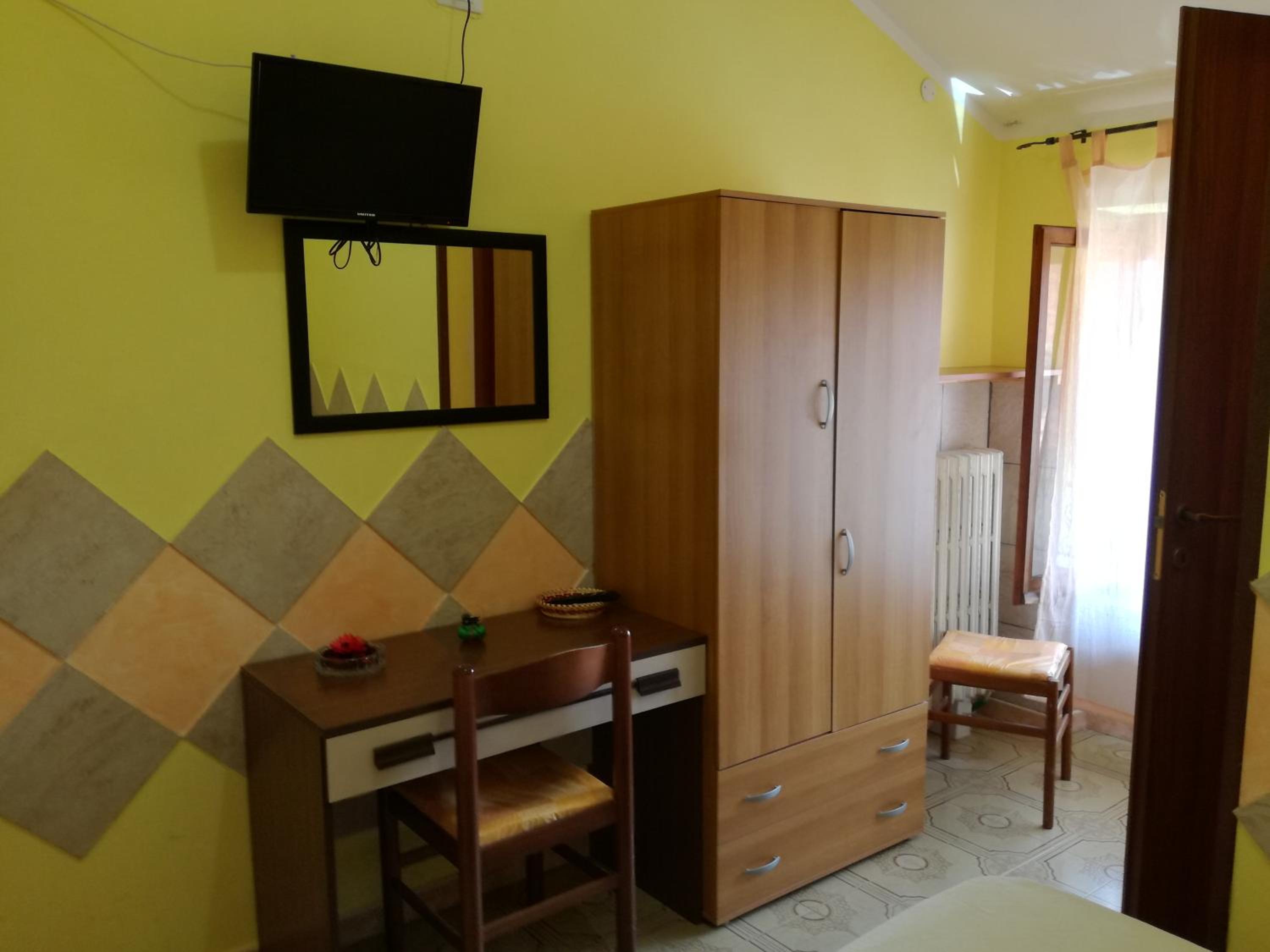 Single Room photo 1