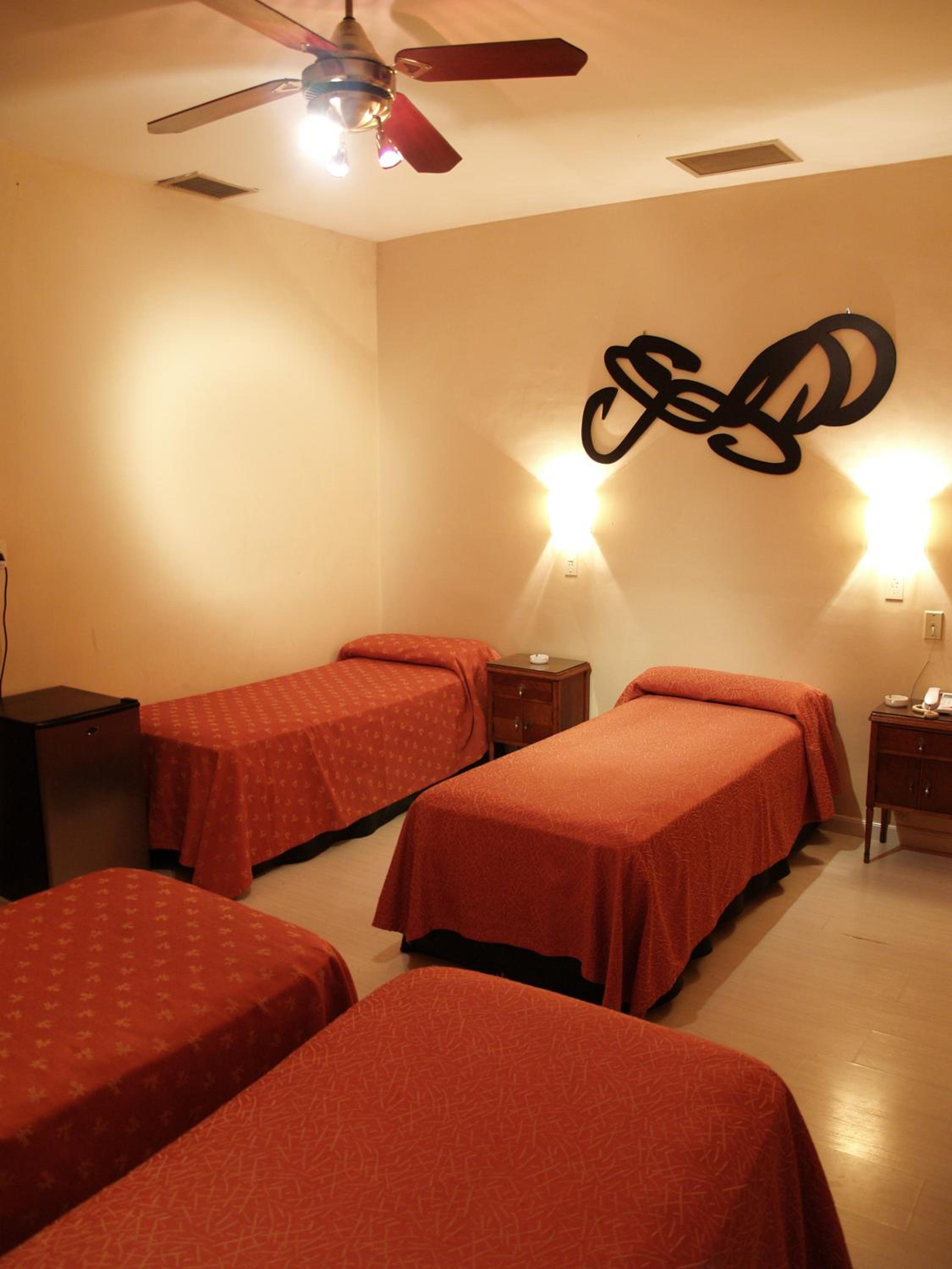 Hotel El Cabildo — Quadruple Room