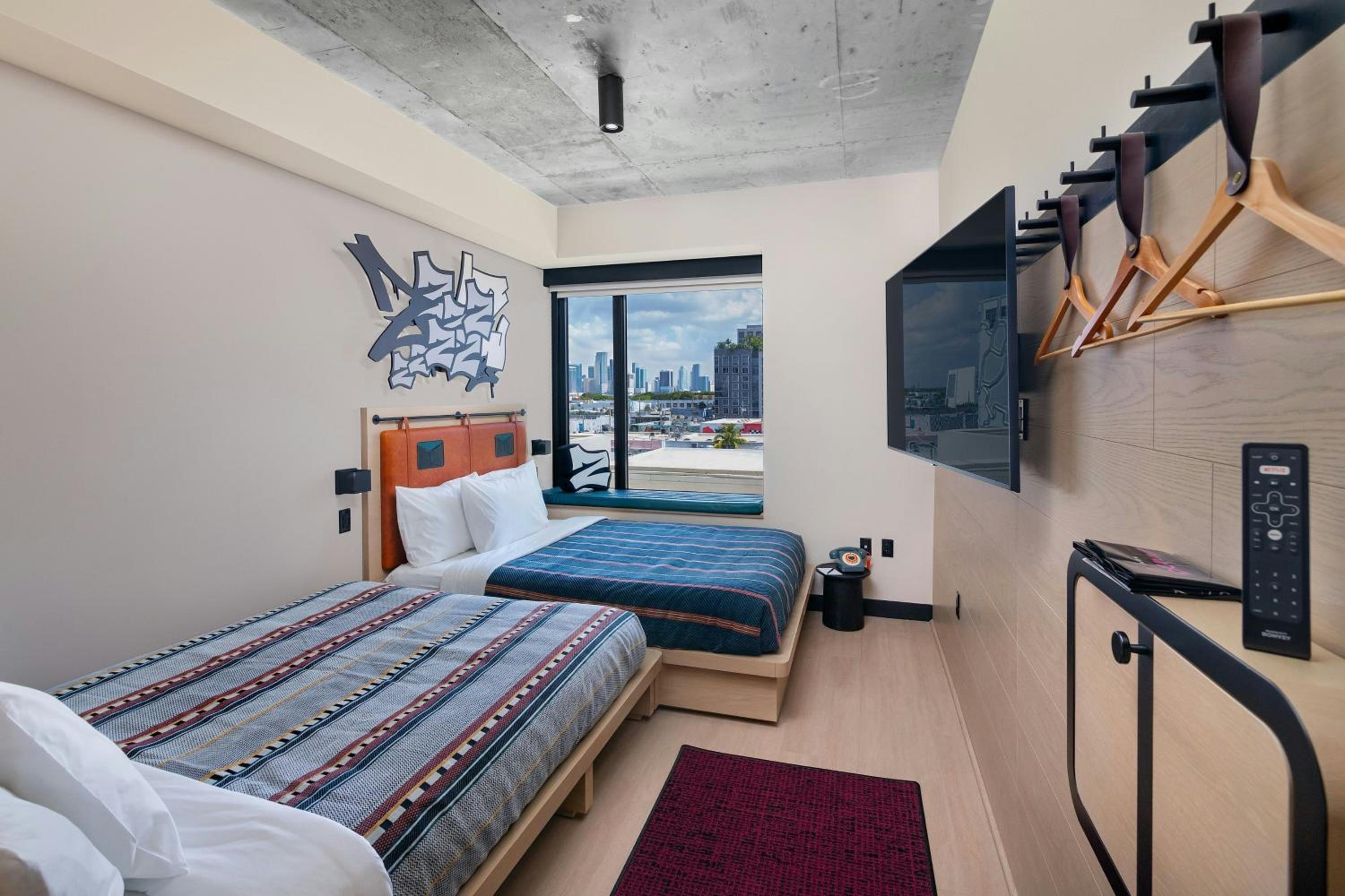 Queen Room with Two Queen Beds photo 3
