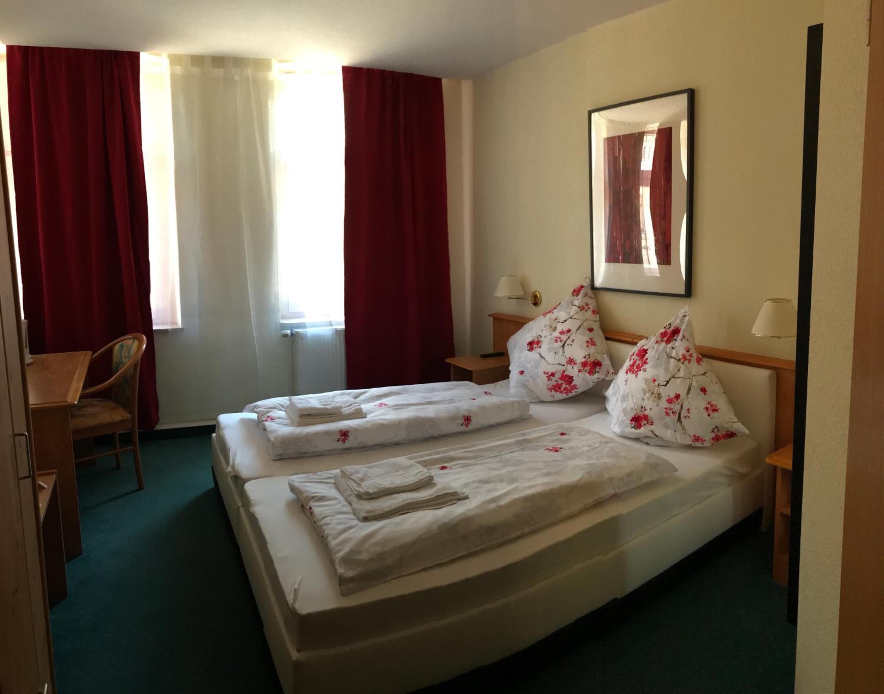 Double Room - Photo 4