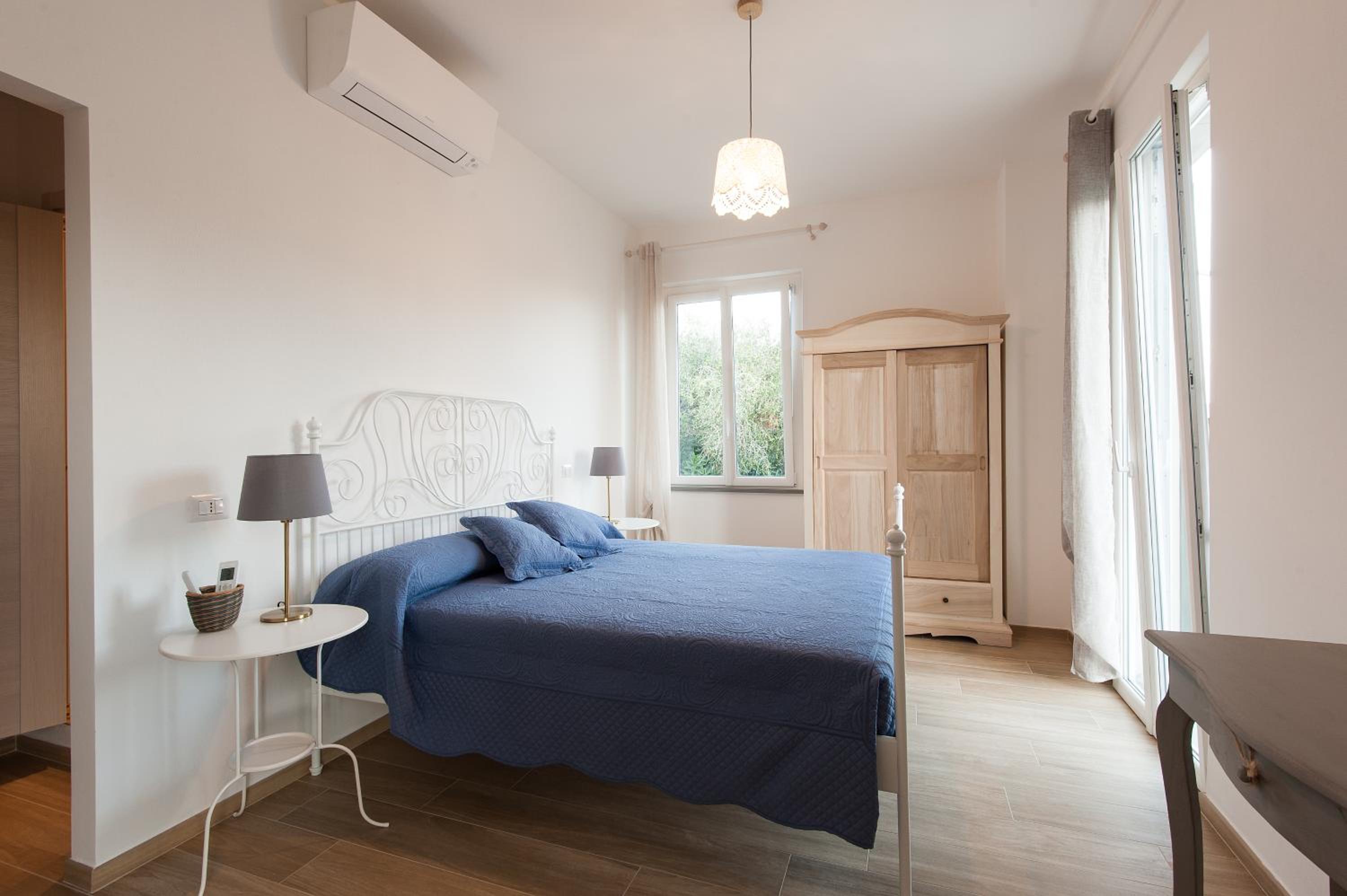 Deluxe Double Room with Balcony and Sea View