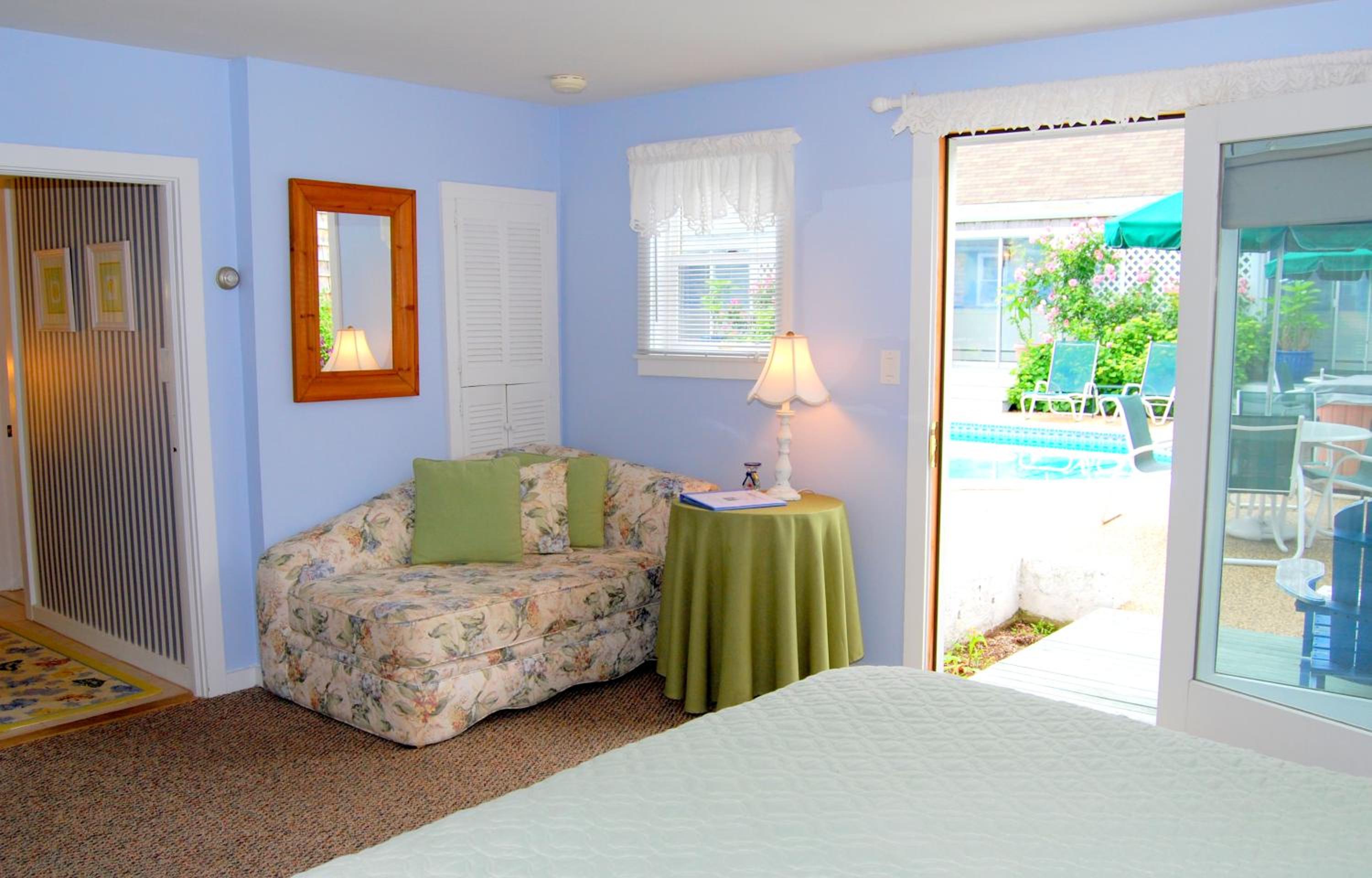 King Suite with Pool View photo 1