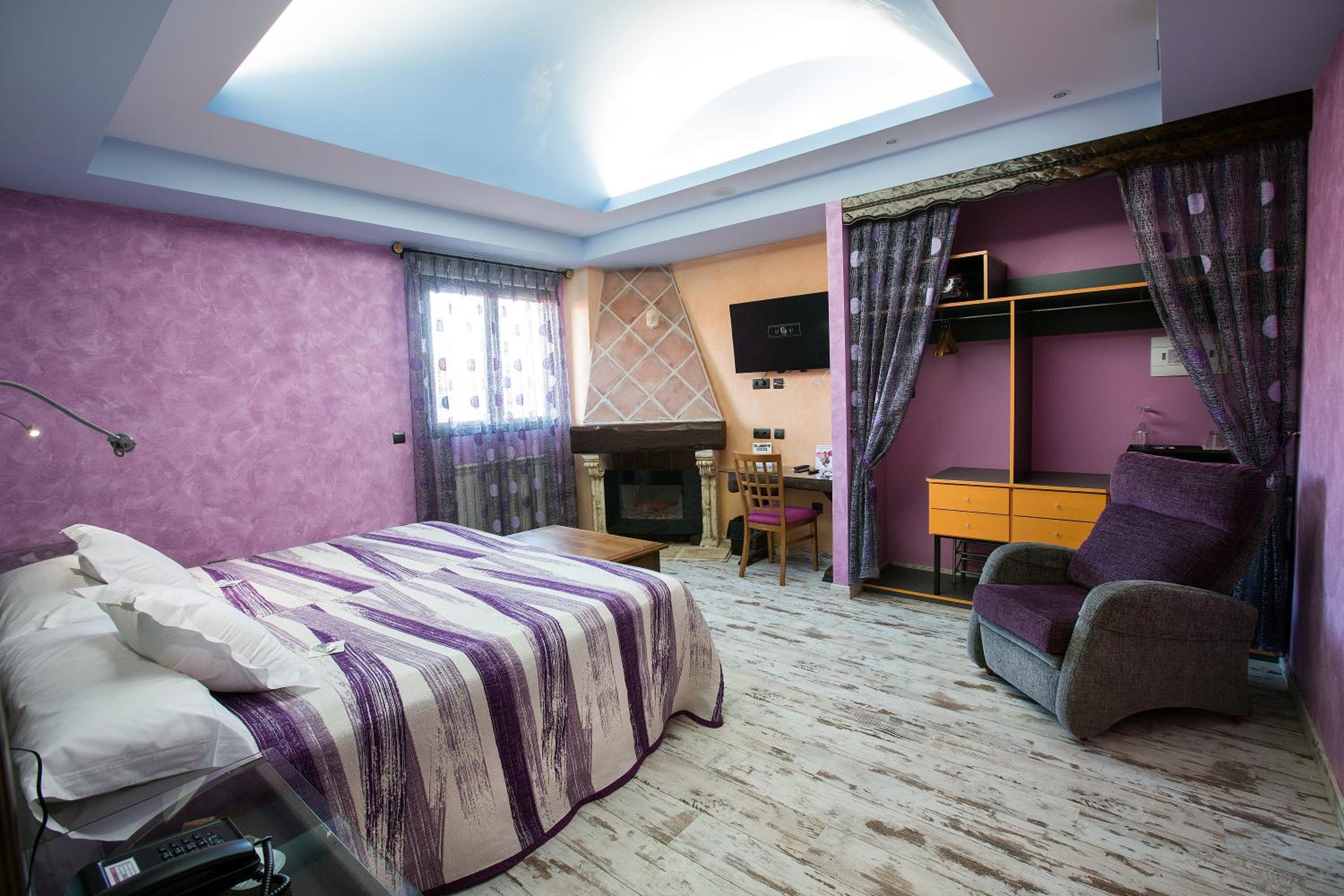 Habitación Doble con Cama Supletoria Habitación Doble con Cama Supletoria