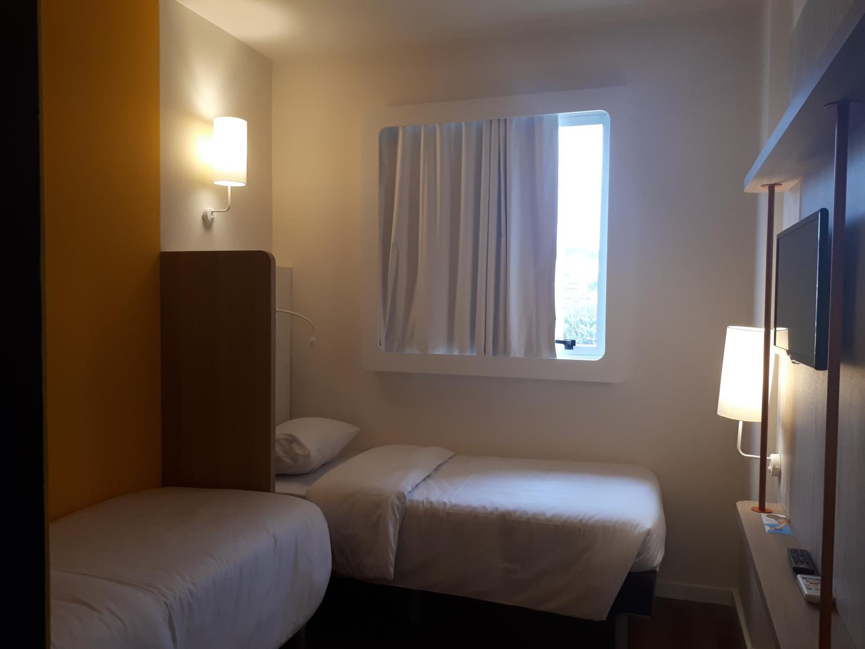 Apartment with Twin Beds photo 1