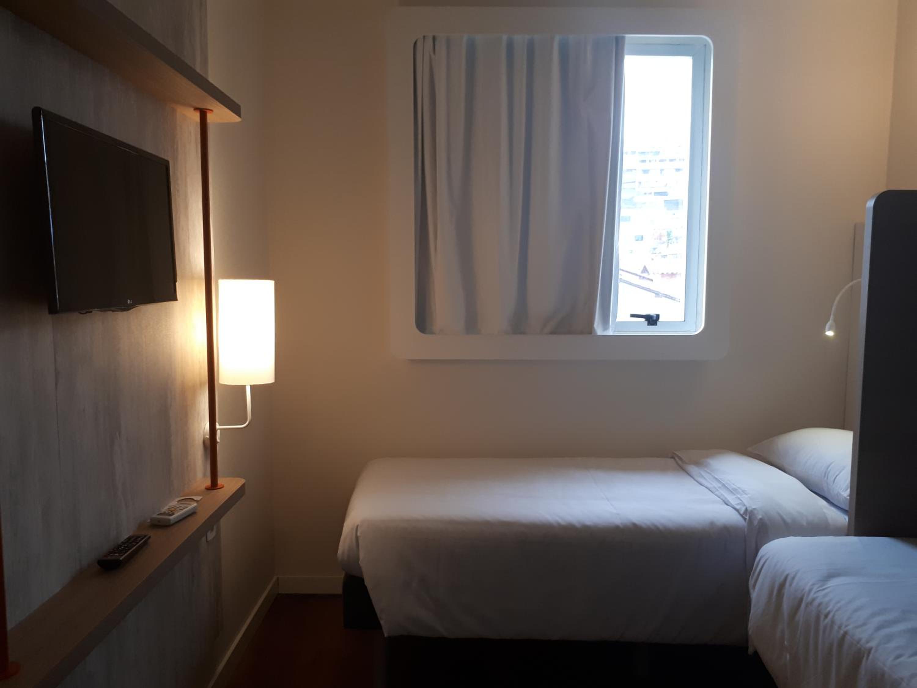Apartment with Twin Beds photo 3
