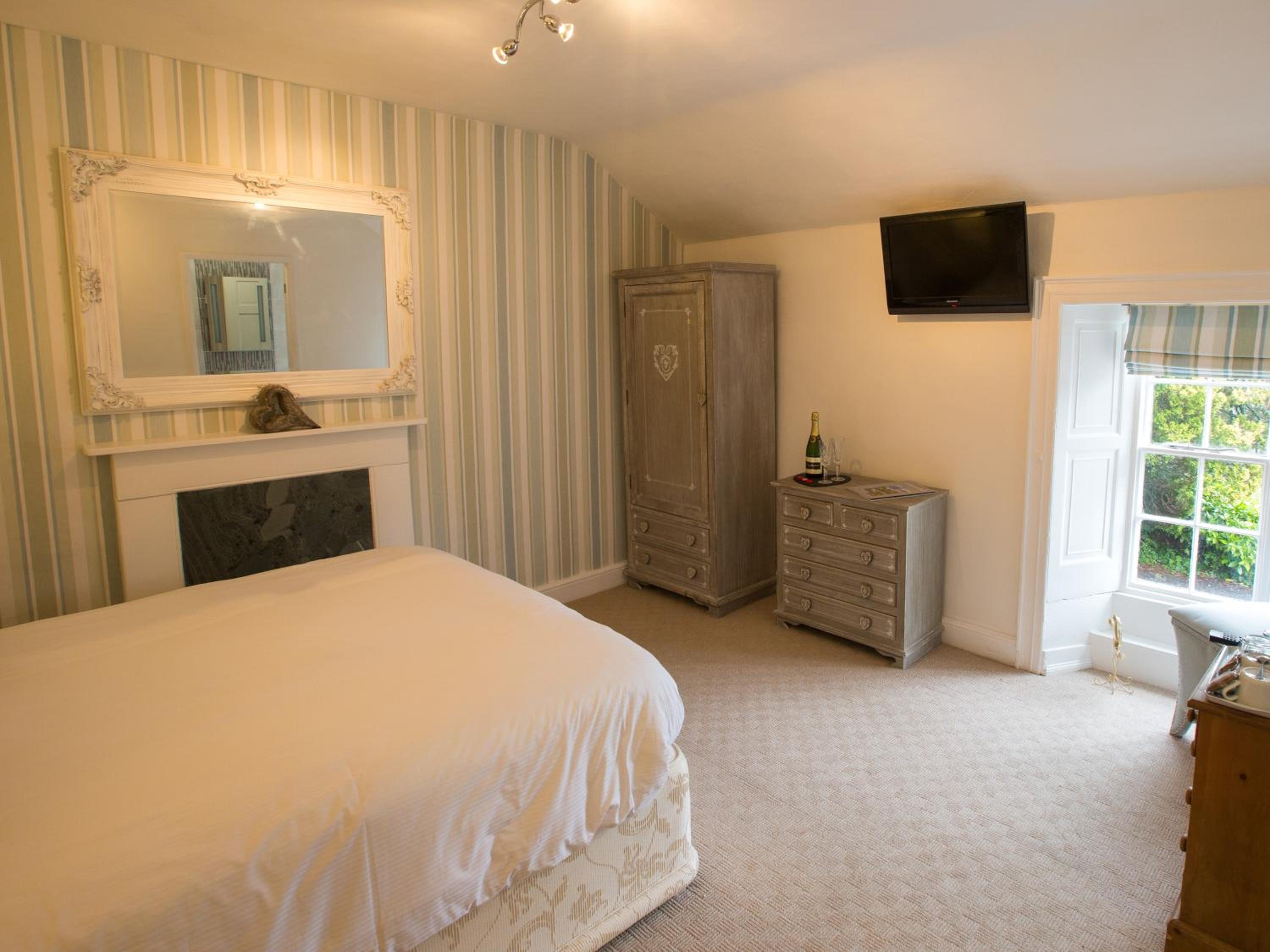 Superior King Room photo 2