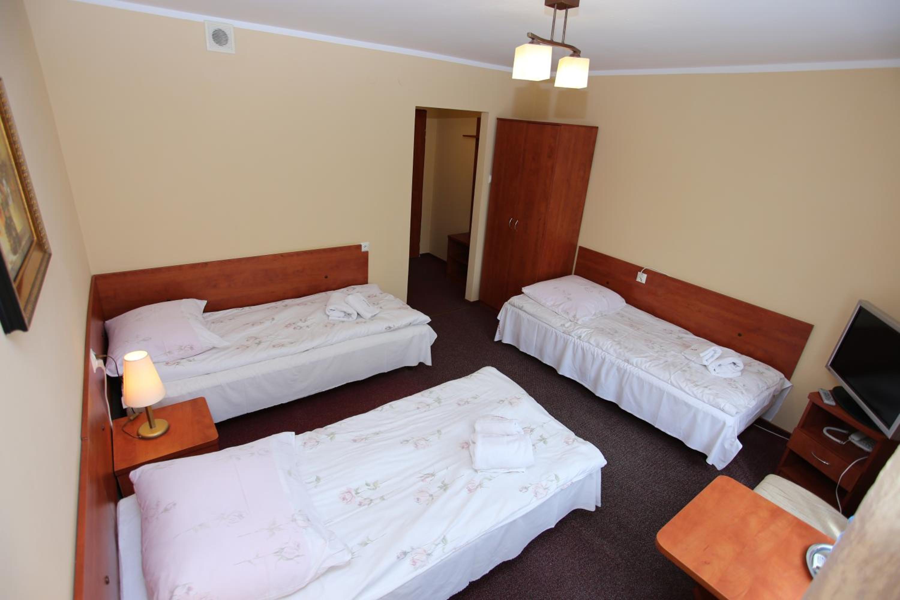 Triple Room - Photo 9